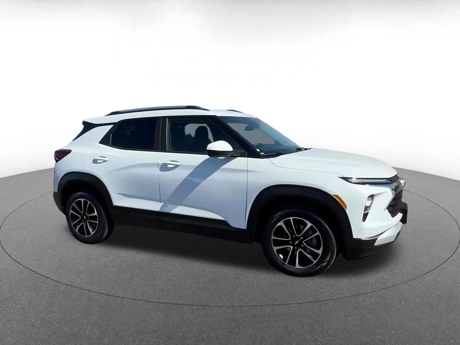 Thumbnail: 2025 Chevrolet TrailBlazer - 2