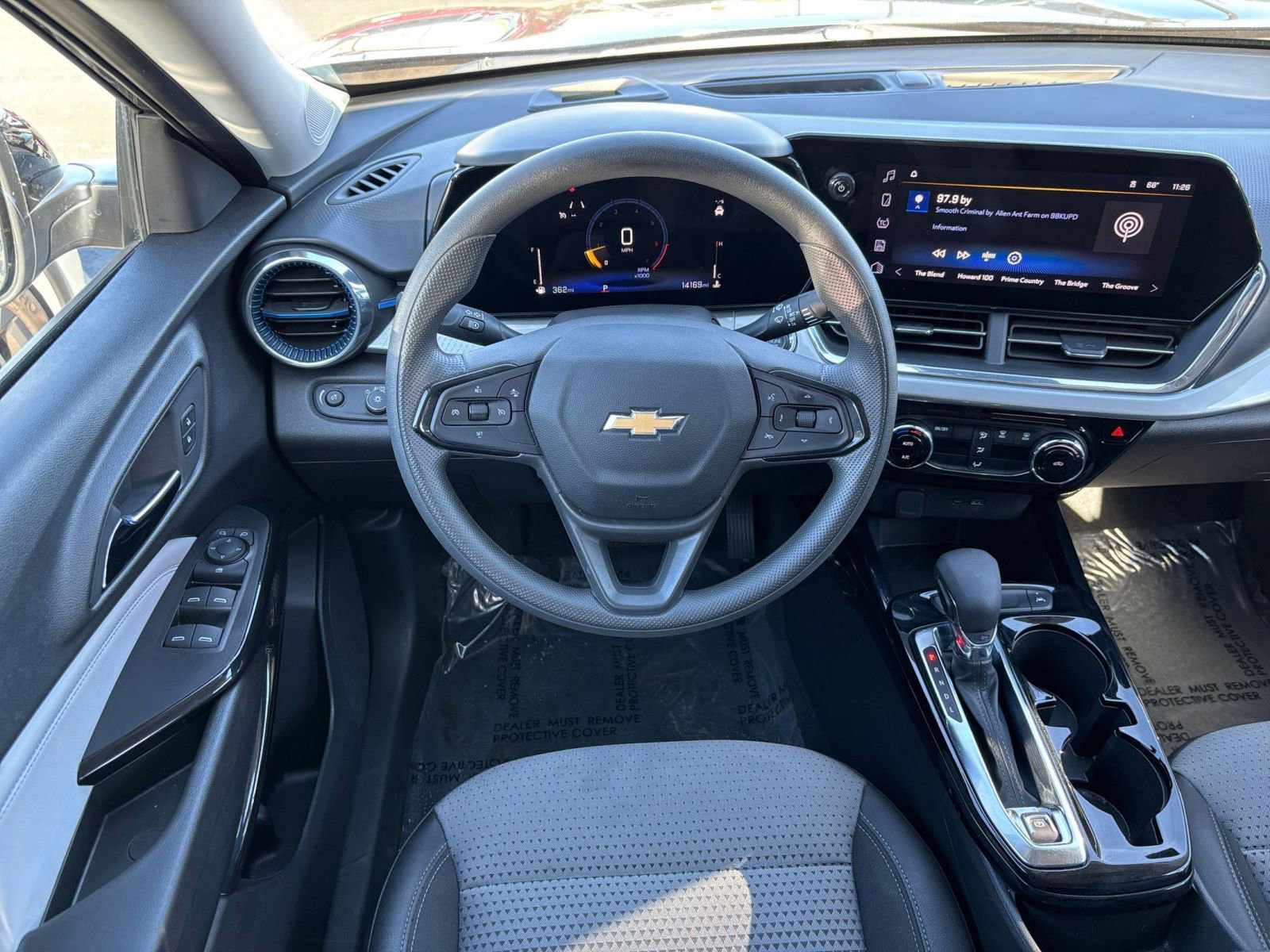 Thumbnail: 2025 Chevrolet Trax - 32