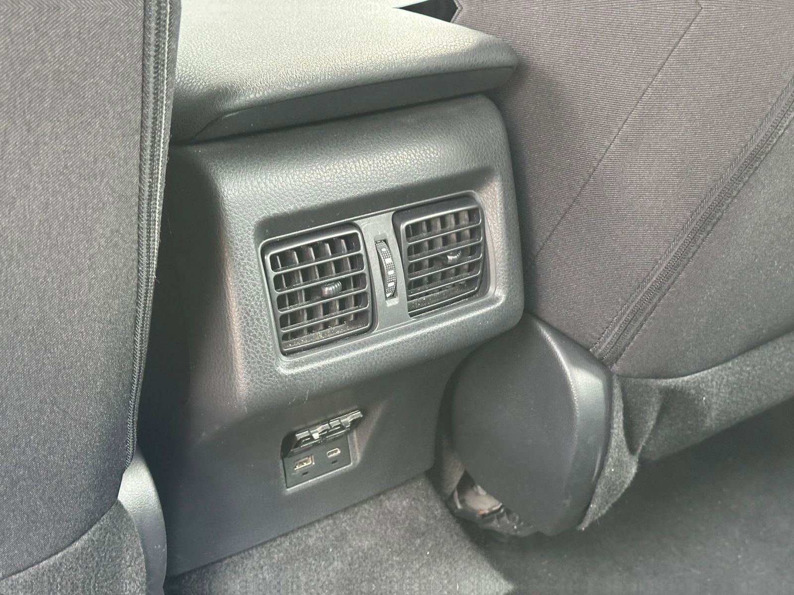 Thumbnail: 2025 Toyota Camry - 23