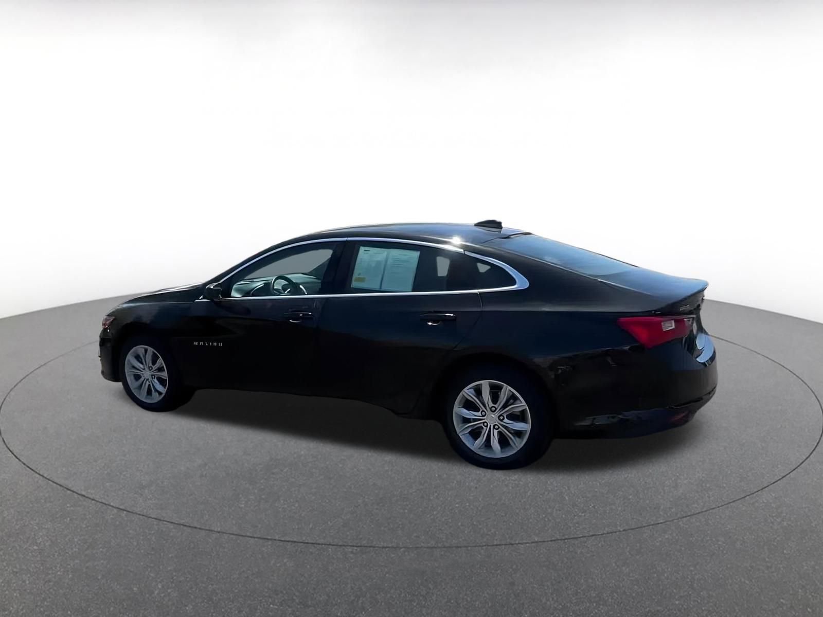 Thumbnail: 2023 Chevrolet Malibu - 10