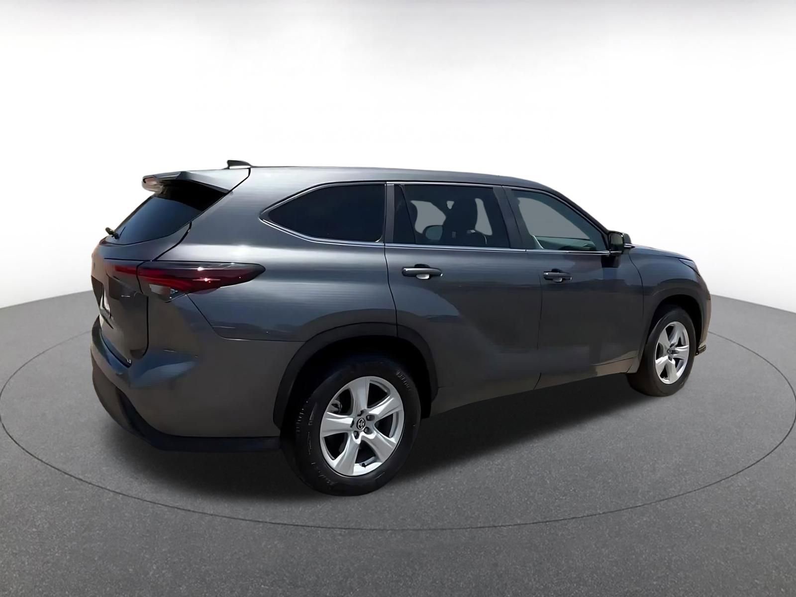 Thumbnail: 2025 Toyota Highlander - 15