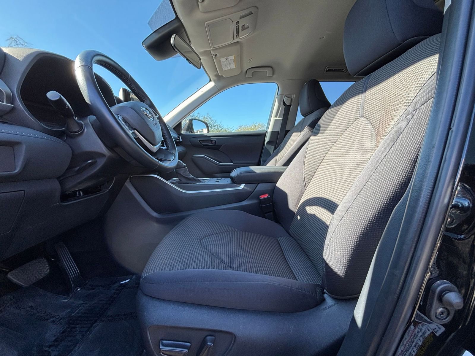 Thumbnail: 2025 Toyota Highlander - 28