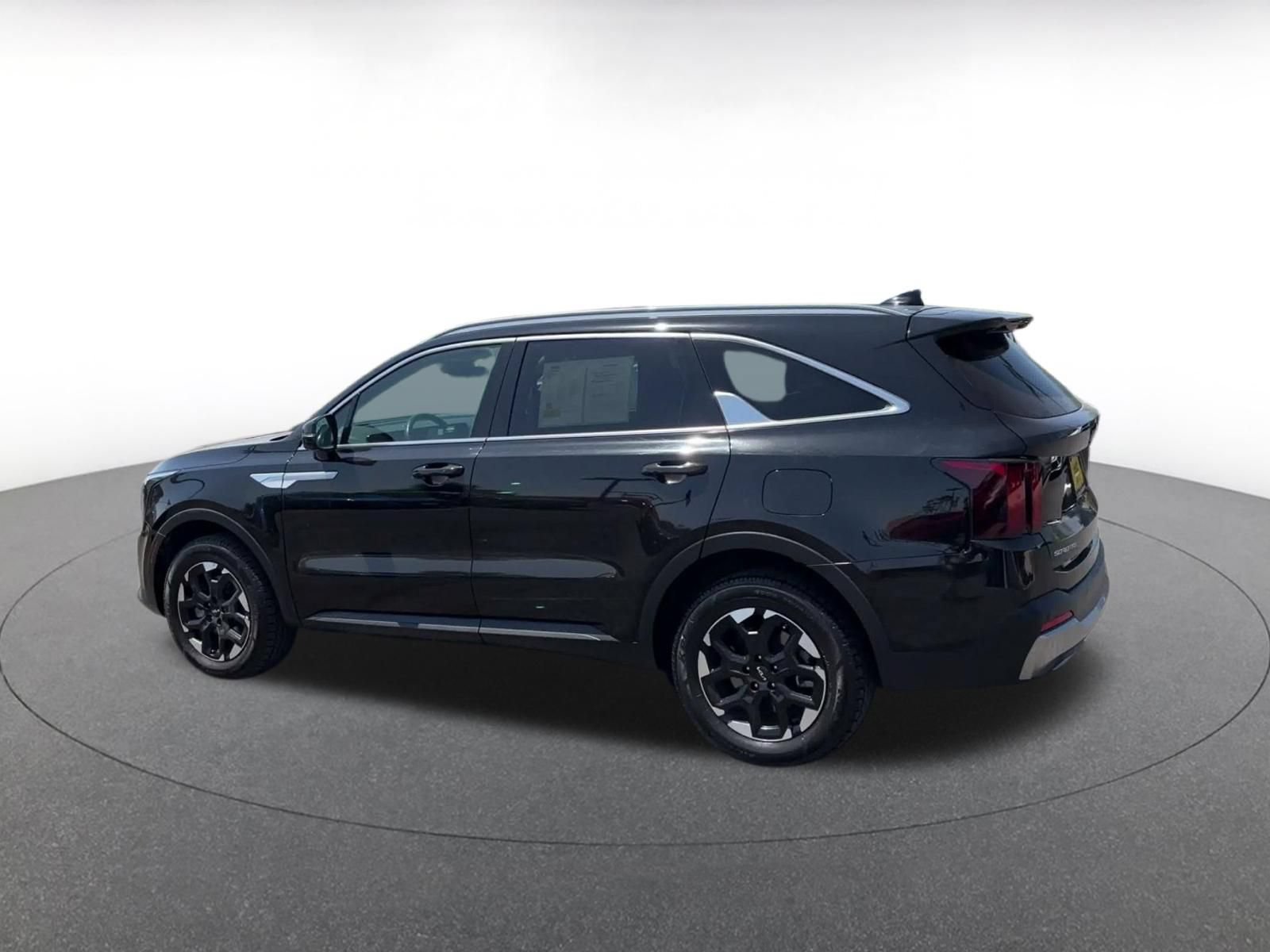 Thumbnail: 2024 Kia Sorento - 8