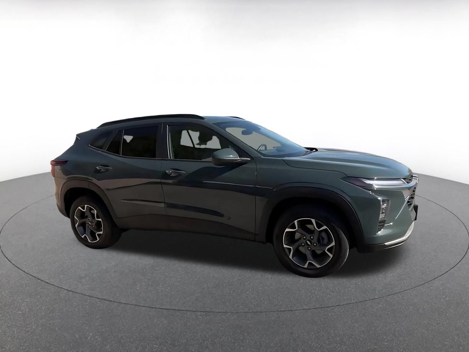 Thumbnail: 2025 Chevrolet Trax - 2
