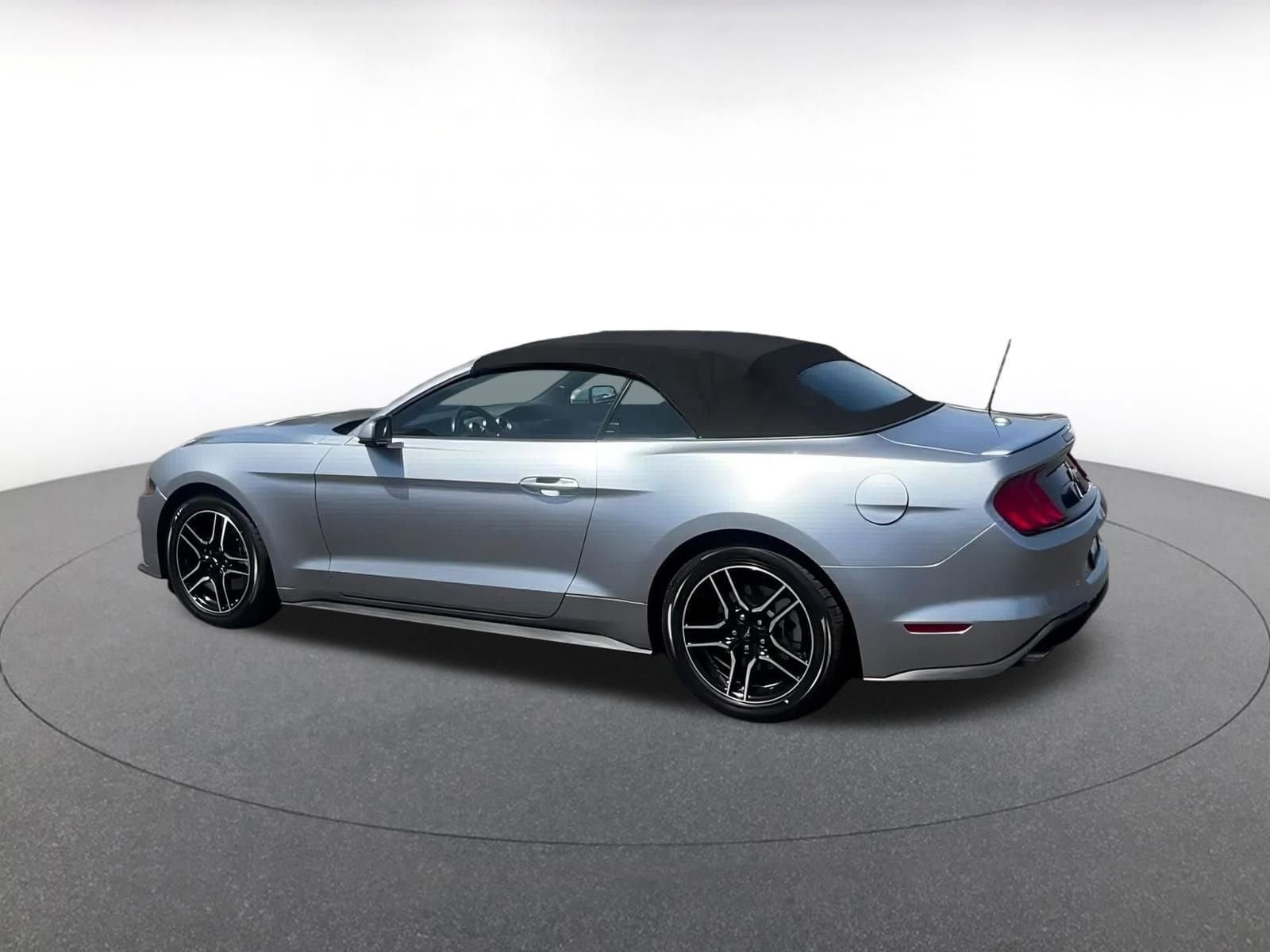 2023 Ford Mustang  10