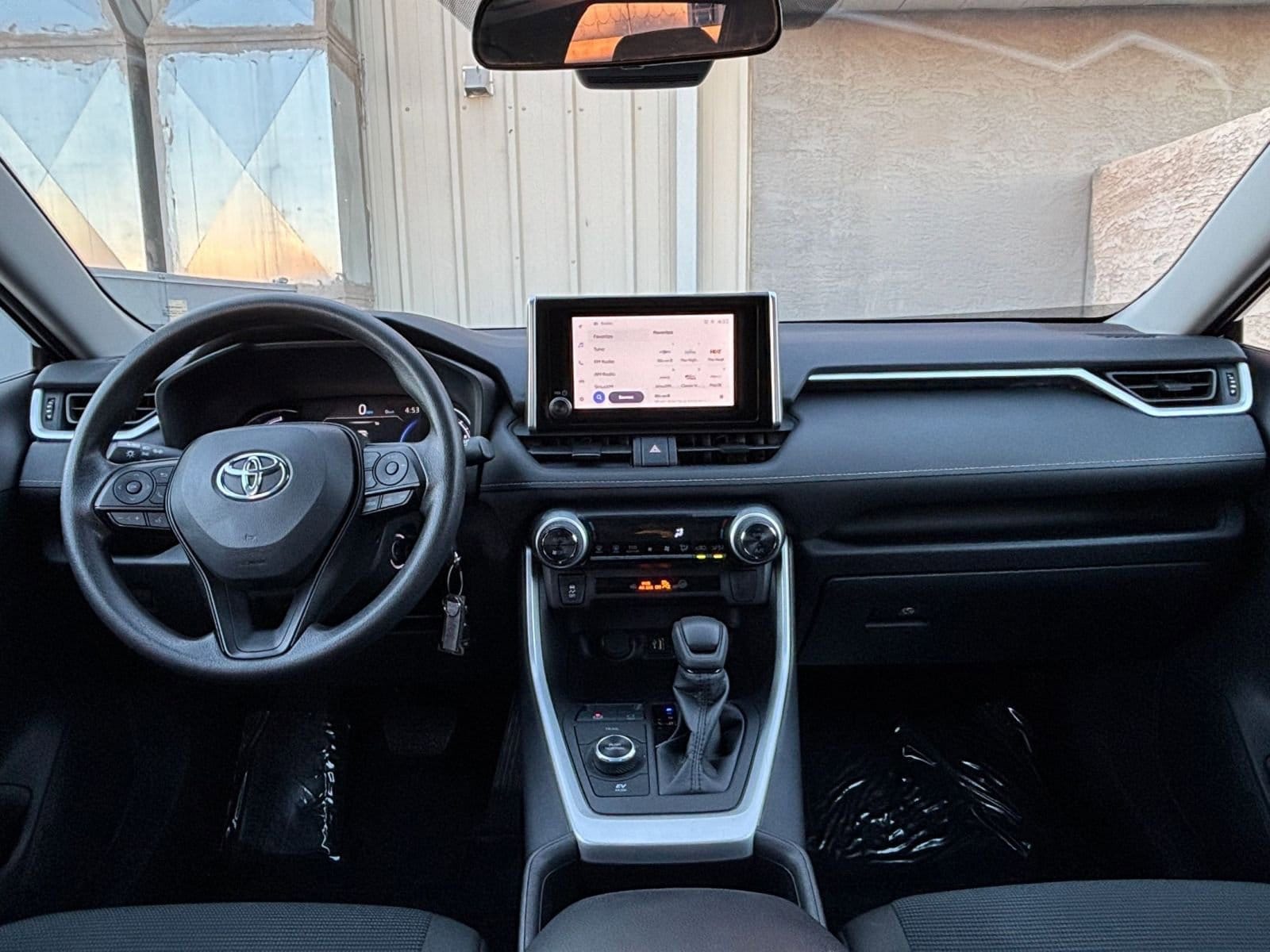 Thumbnail: 2025 Toyota RAV4 - 32