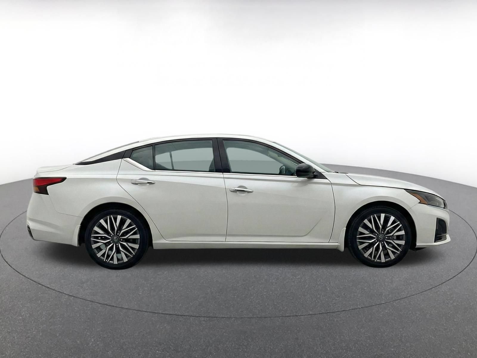 Thumbnail: 2025 Nissan Altima - 10