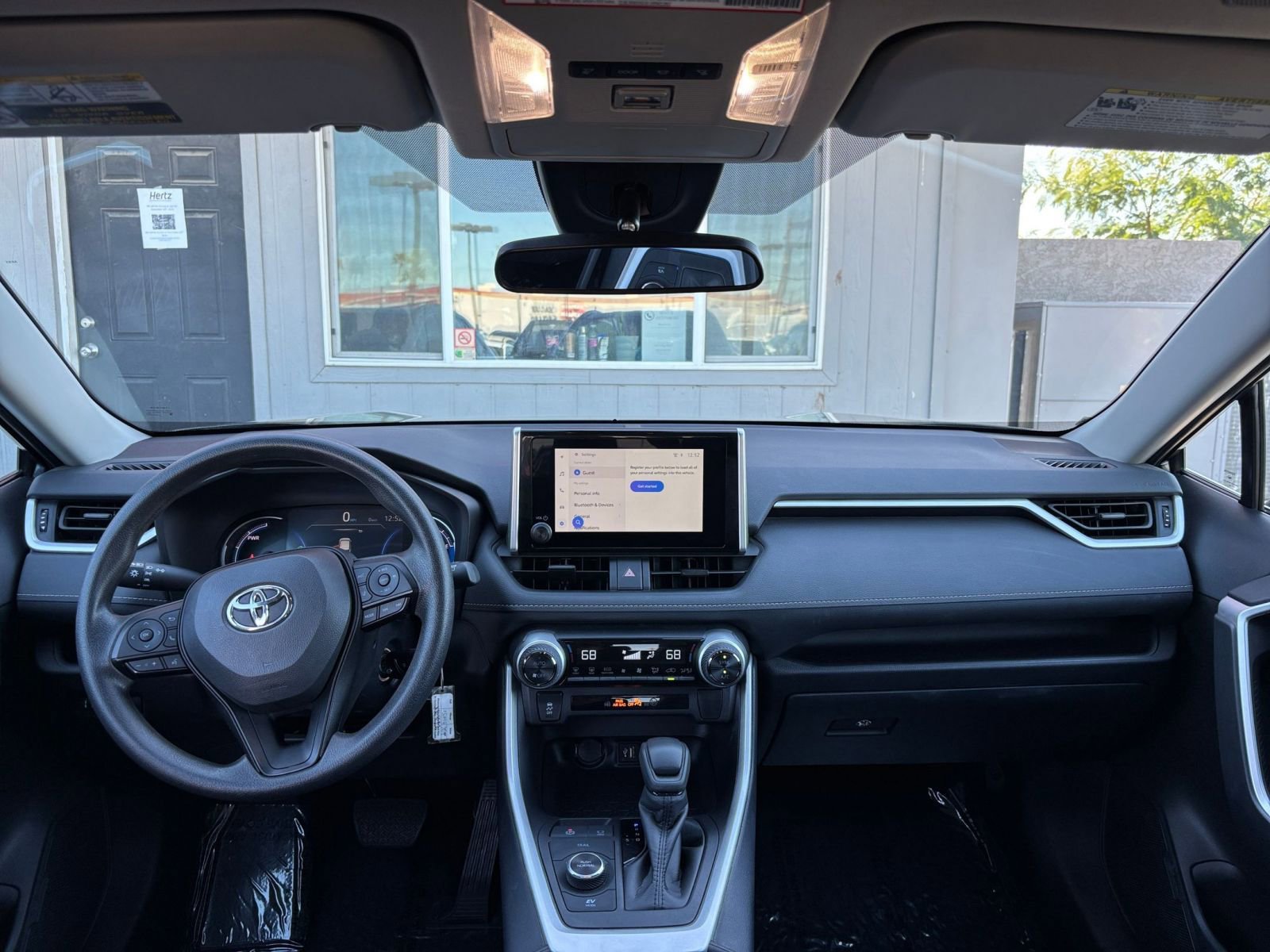 Thumbnail: 2025 Toyota RAV4 - 32