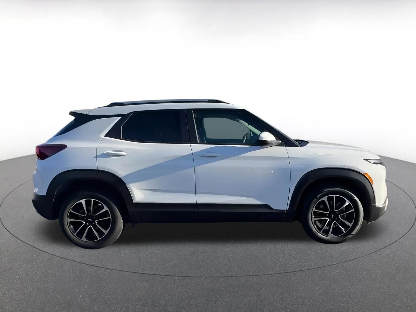 Thumbnail: 2025 Chevrolet TrailBlazer - 16