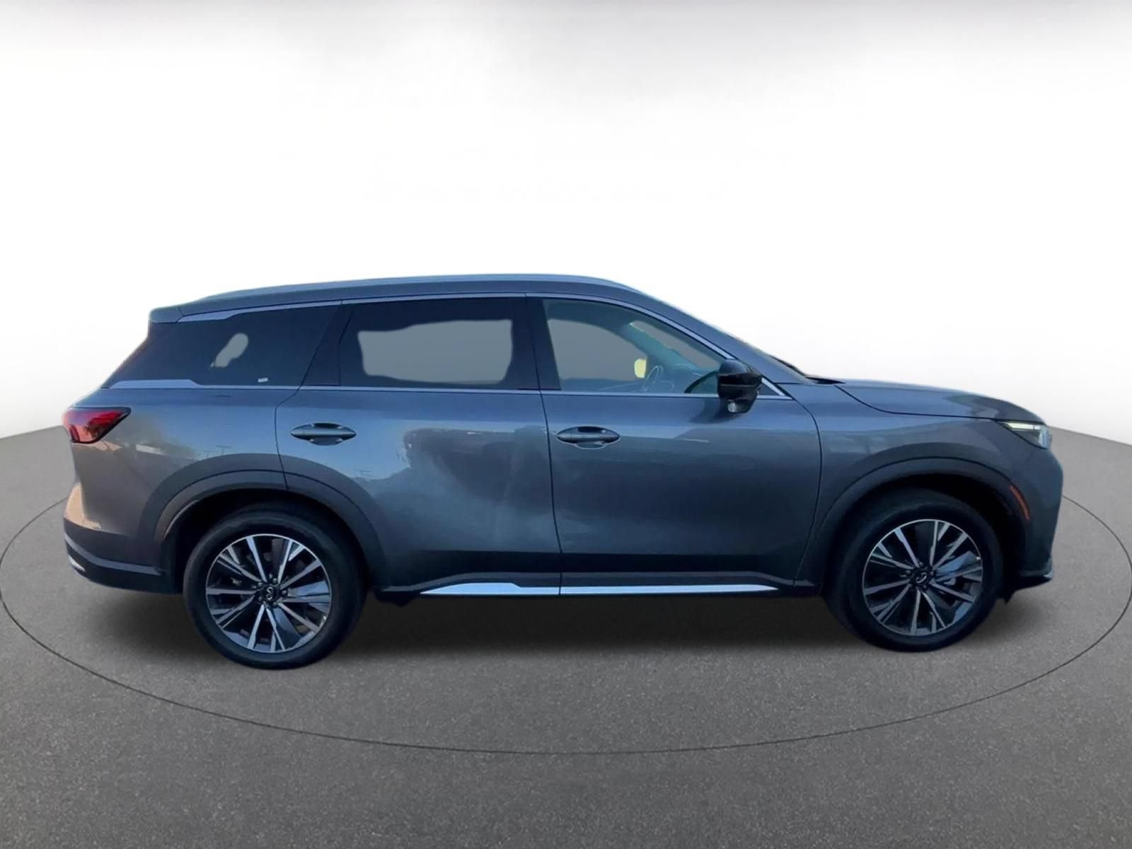 Thumbnail: 2026 INFINITI QX60 - 16