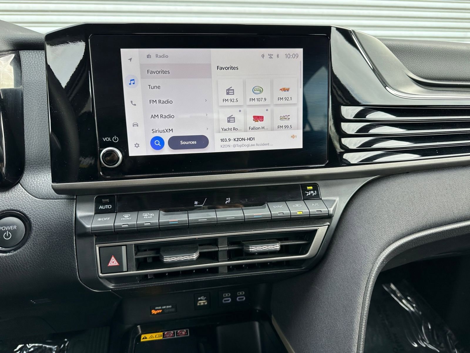 Thumbnail: 2025 Toyota Camry - 18