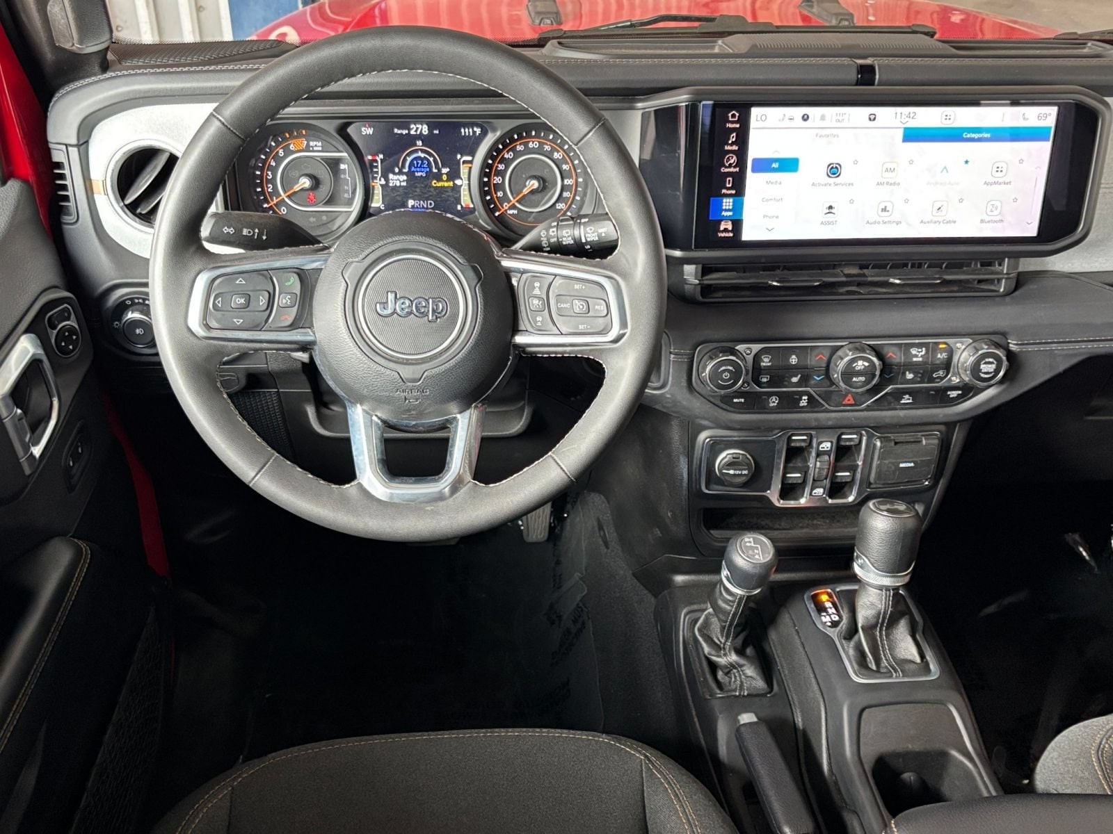 Thumbnail: 2025 Jeep Wrangler - 34