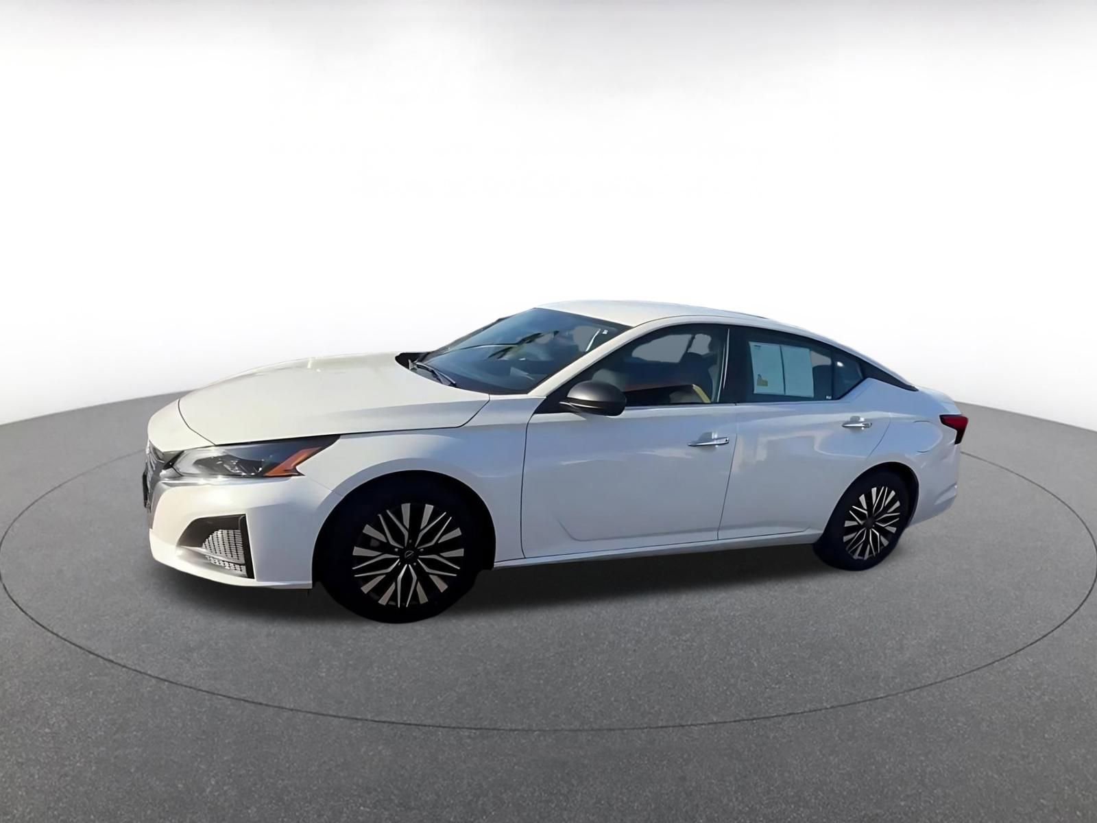 Thumbnail: 2025 Nissan Altima - 8