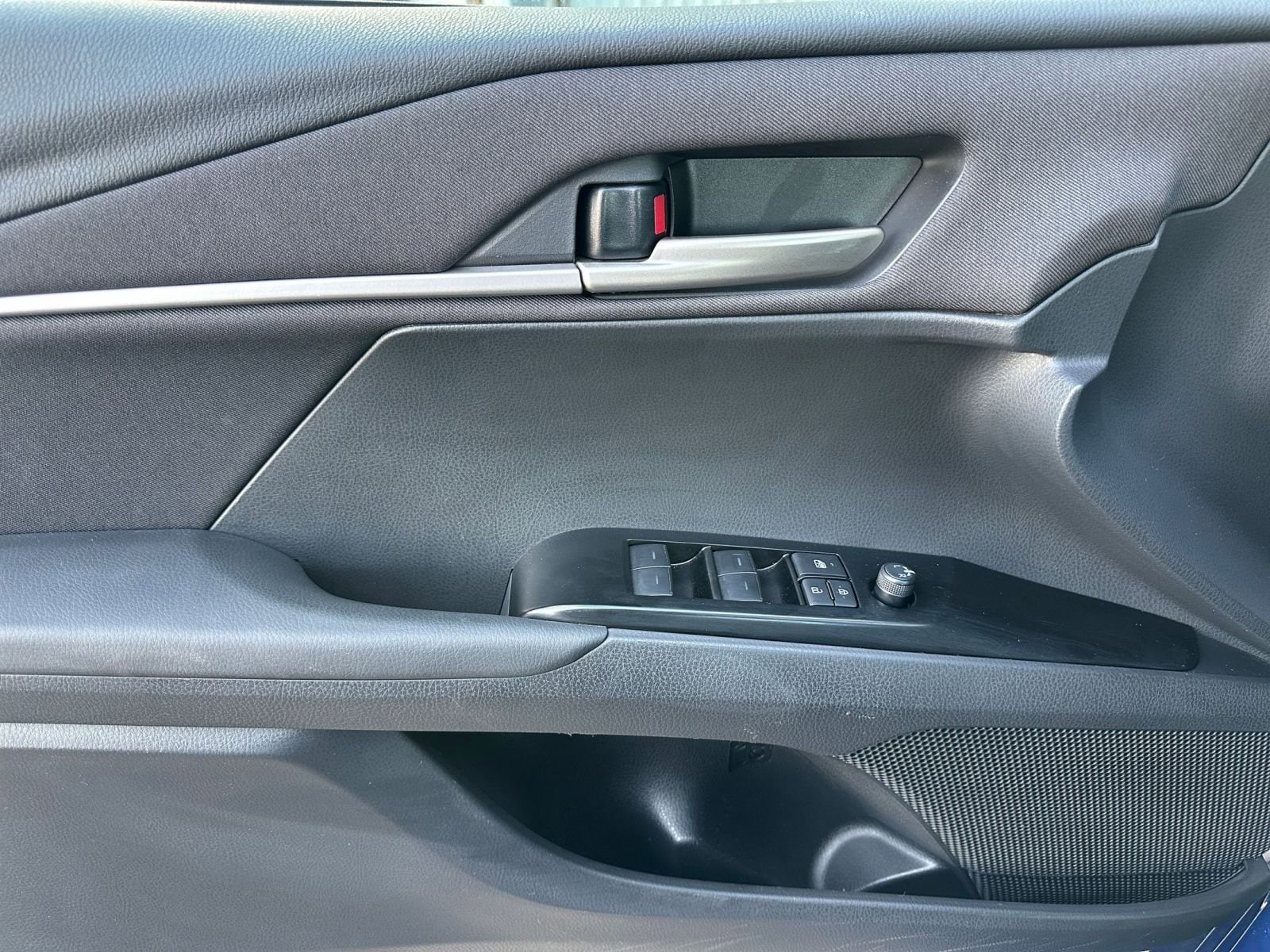 Thumbnail: 2025 Toyota Camry - 20