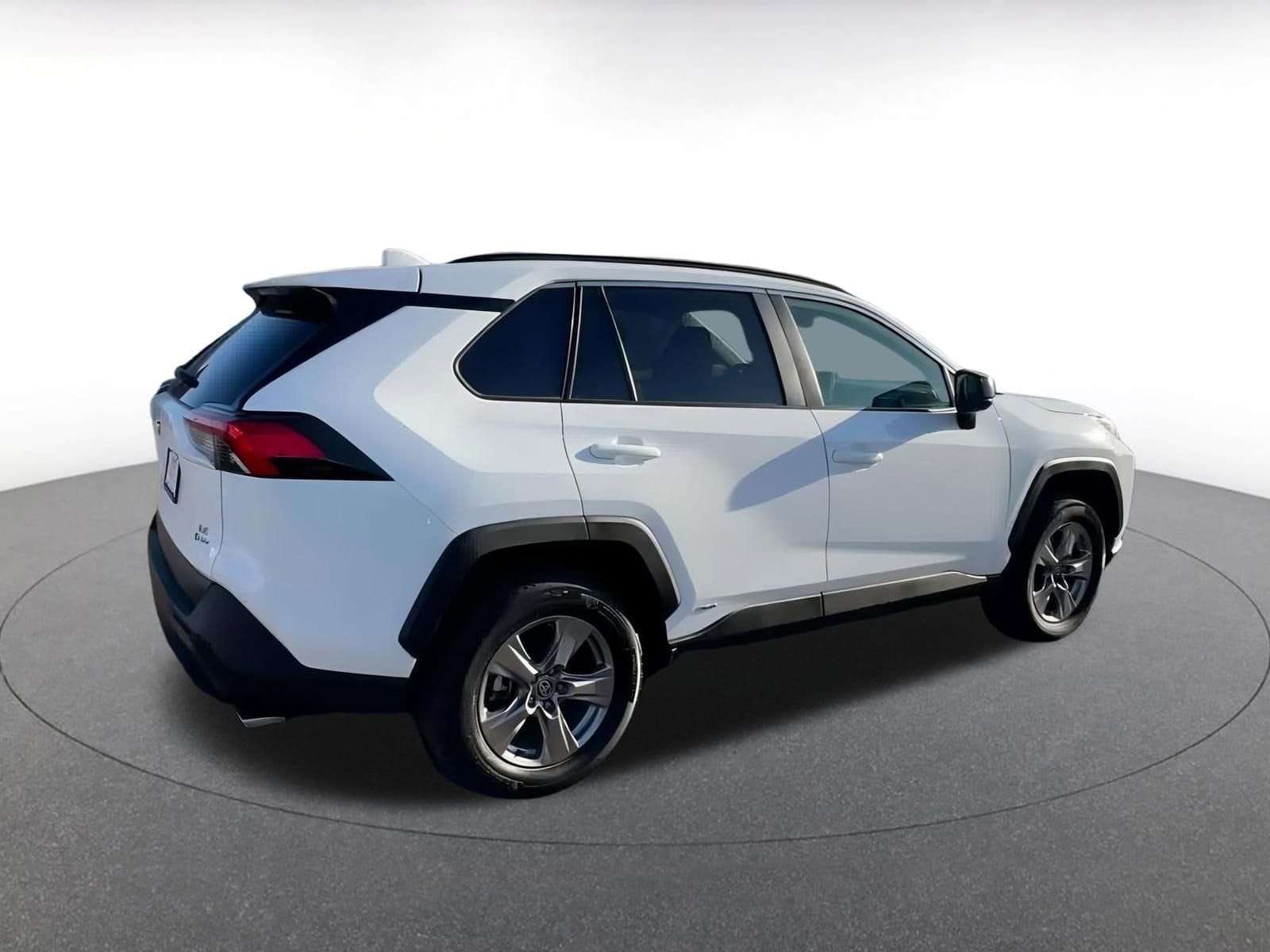 Thumbnail: 2025 Toyota RAV4 - 14