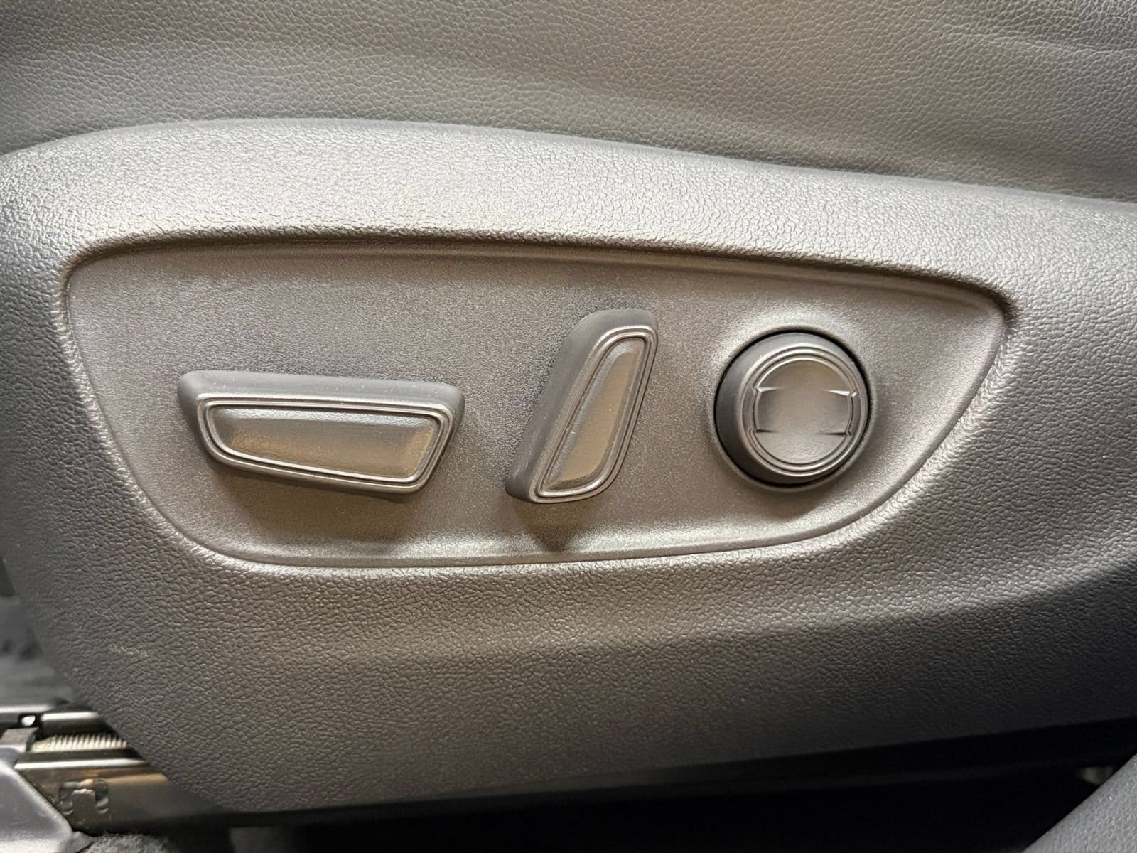 Thumbnail: 2025 Toyota Highlander - 22