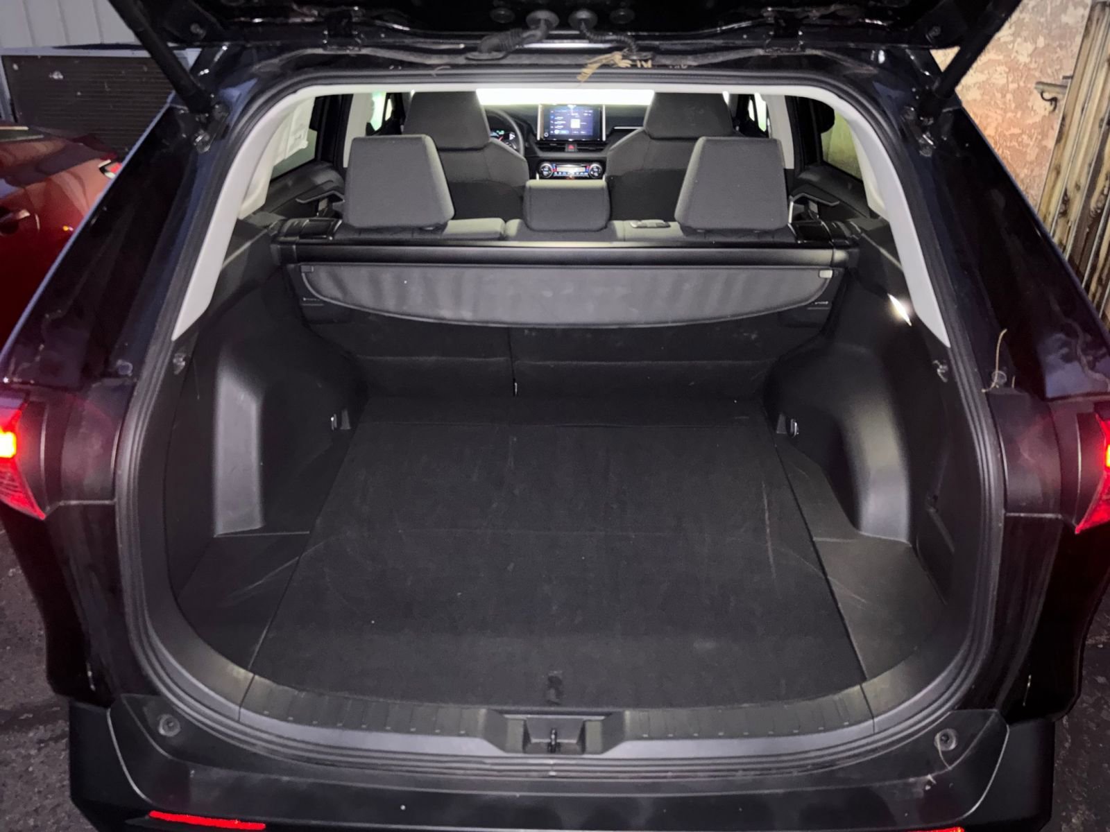 Thumbnail: 2025 Toyota RAV4 - 33