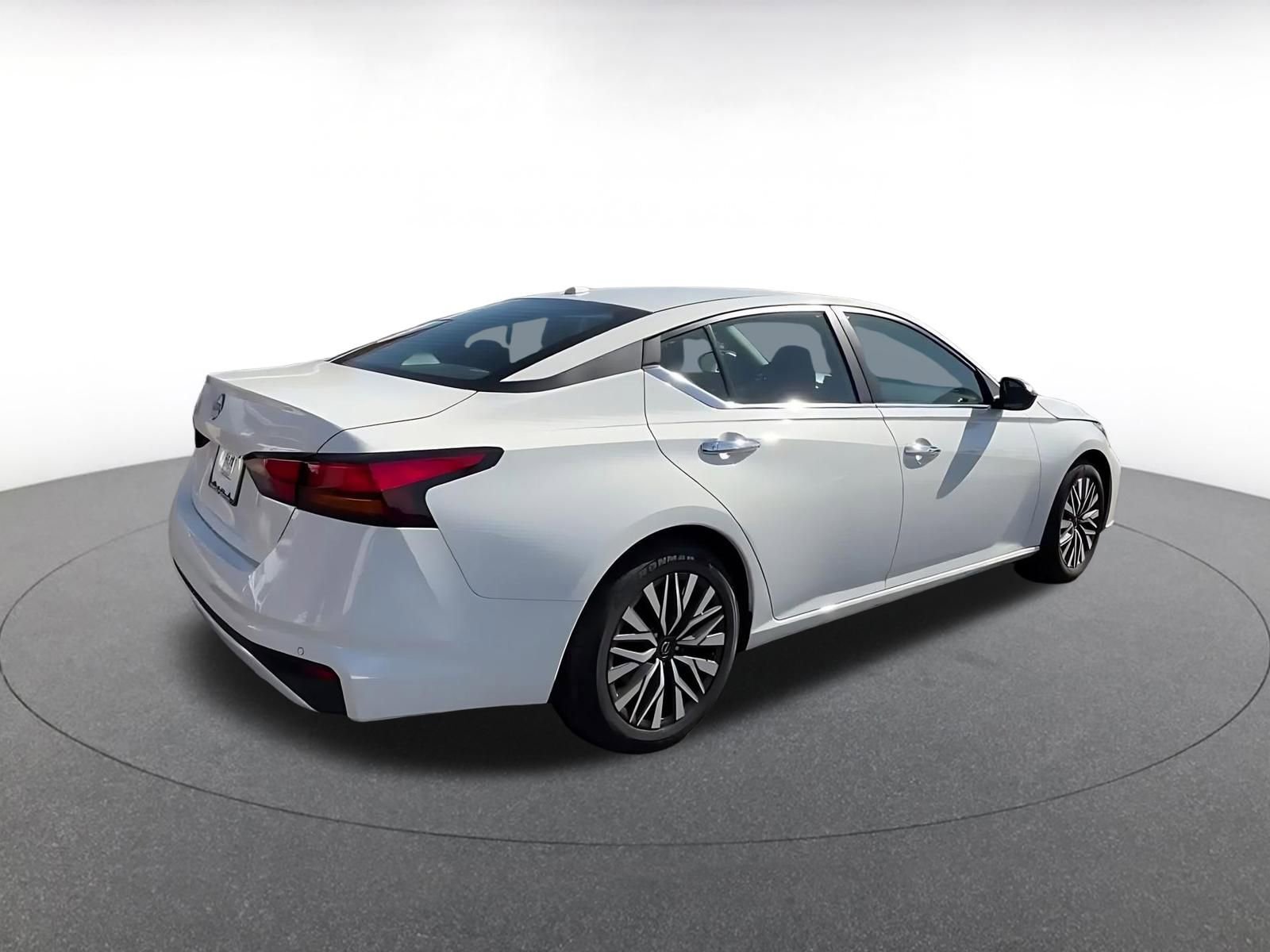 Thumbnail: 2025 Nissan Altima - 15