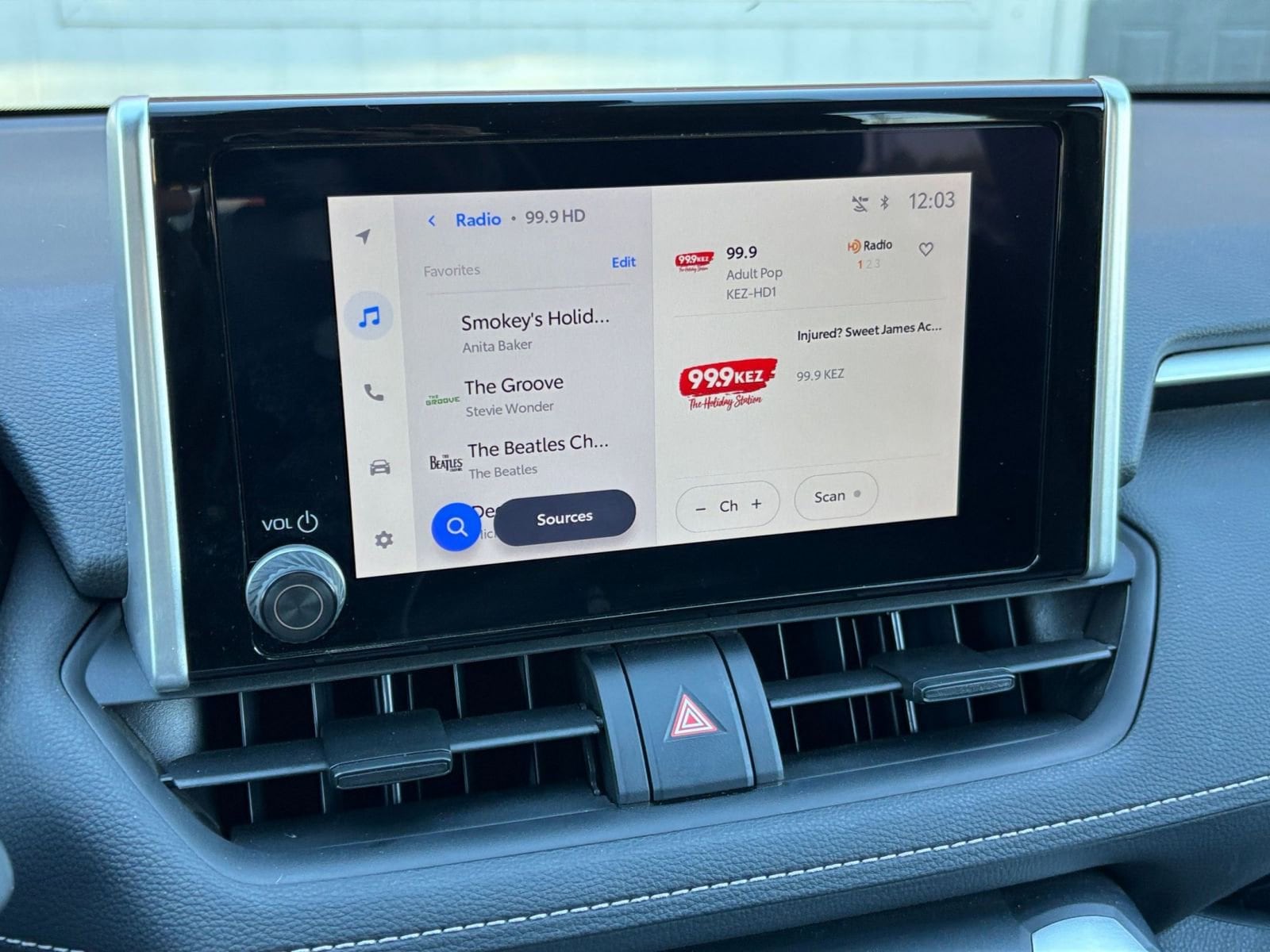 Thumbnail: 2025 Toyota RAV4 - 21