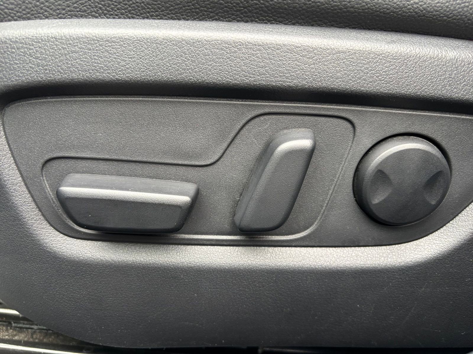 Thumbnail: 2025 Mazda CX-50 - 23