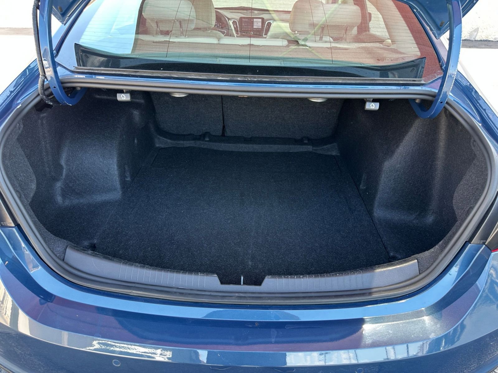 Thumbnail: 2024 Chevrolet Malibu - 31