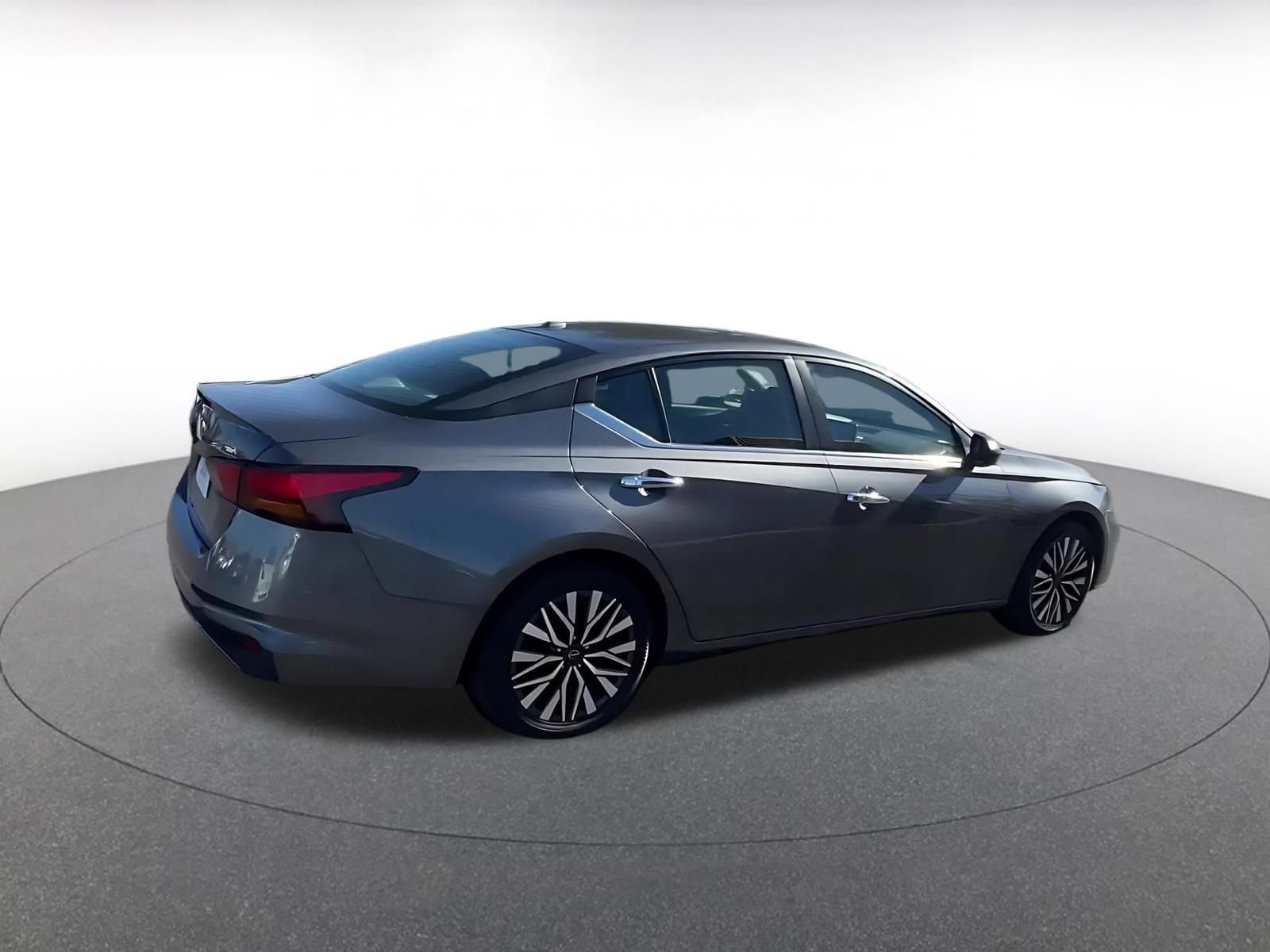 Thumbnail: 2025 Nissan Altima - 12