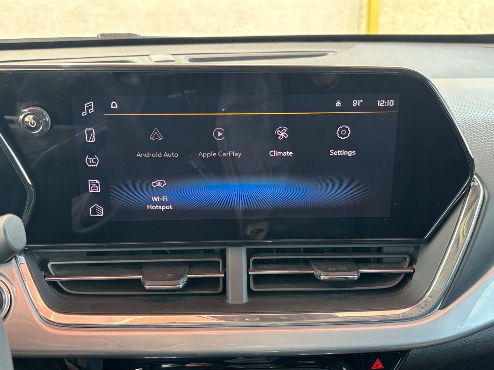 Thumbnail: 2025 Chevrolet Trax - 20