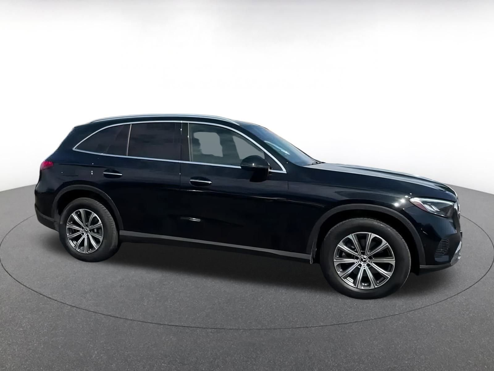 Thumbnail: 2024 Mercedes-Benz GLC - 16