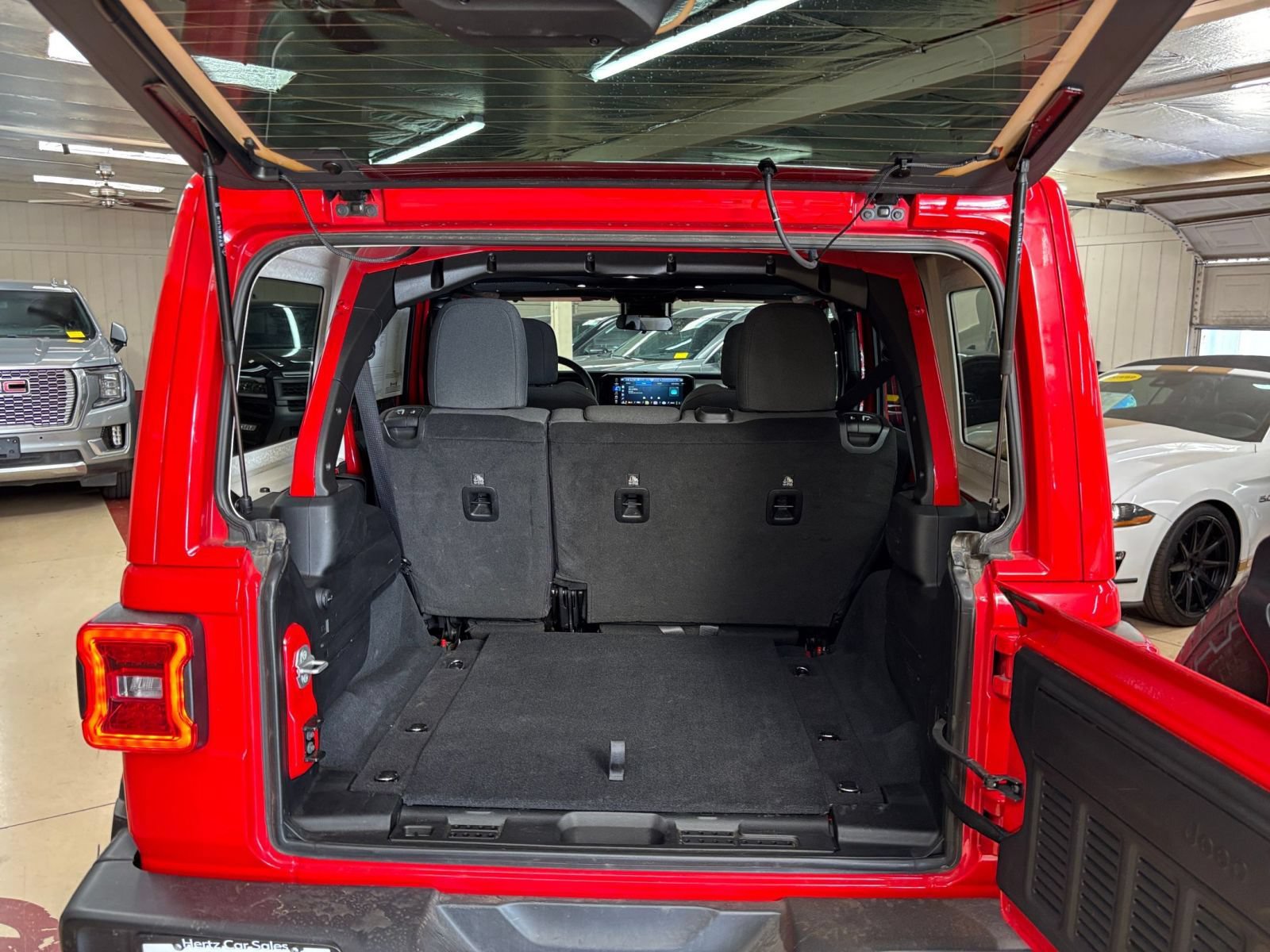 Thumbnail: 2025 Jeep Wrangler - 31