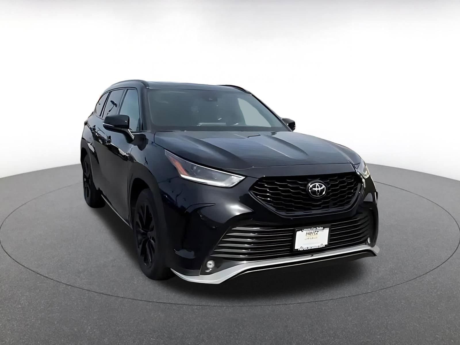 Thumbnail: 2024 Toyota Highlander - 3