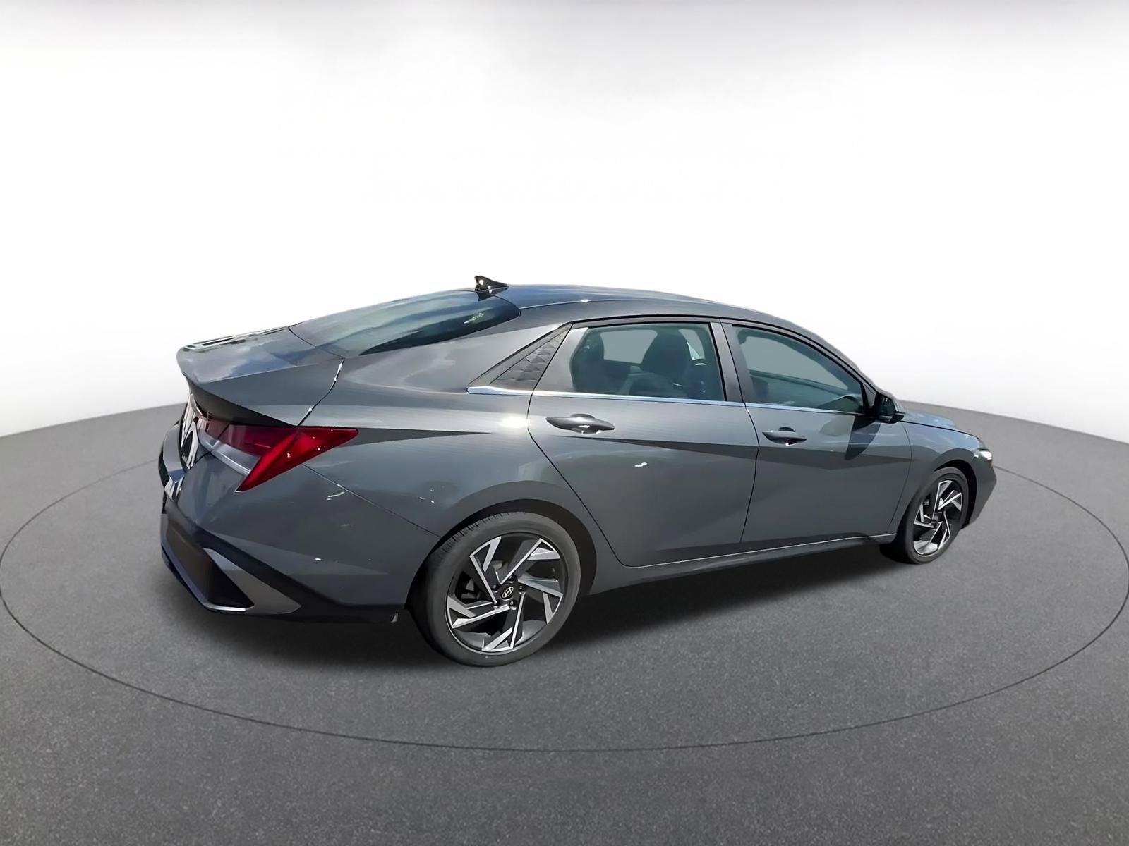 Thumbnail: 2025 Hyundai Elantra - 15