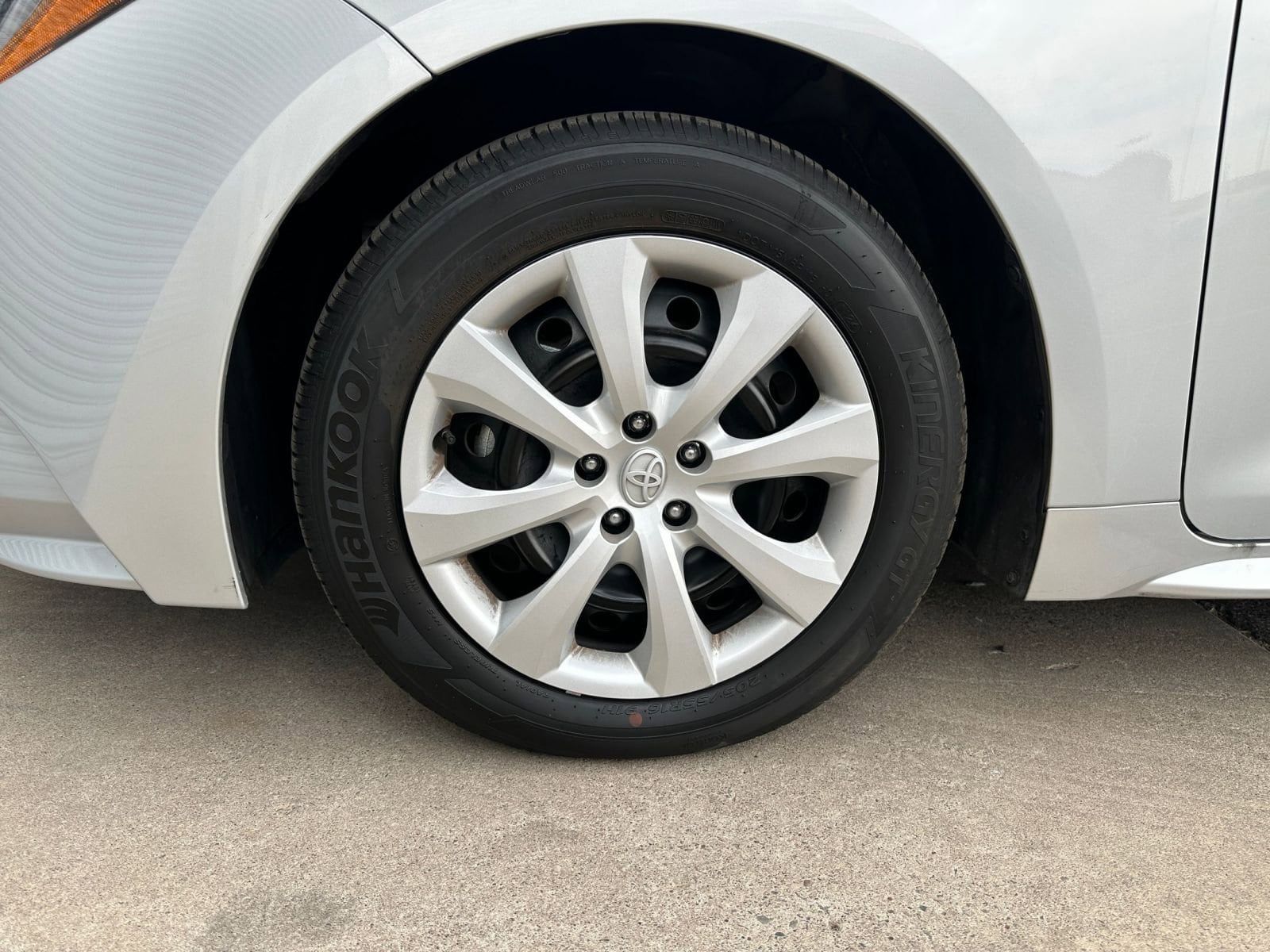 2024 Toyota Corolla LE 28