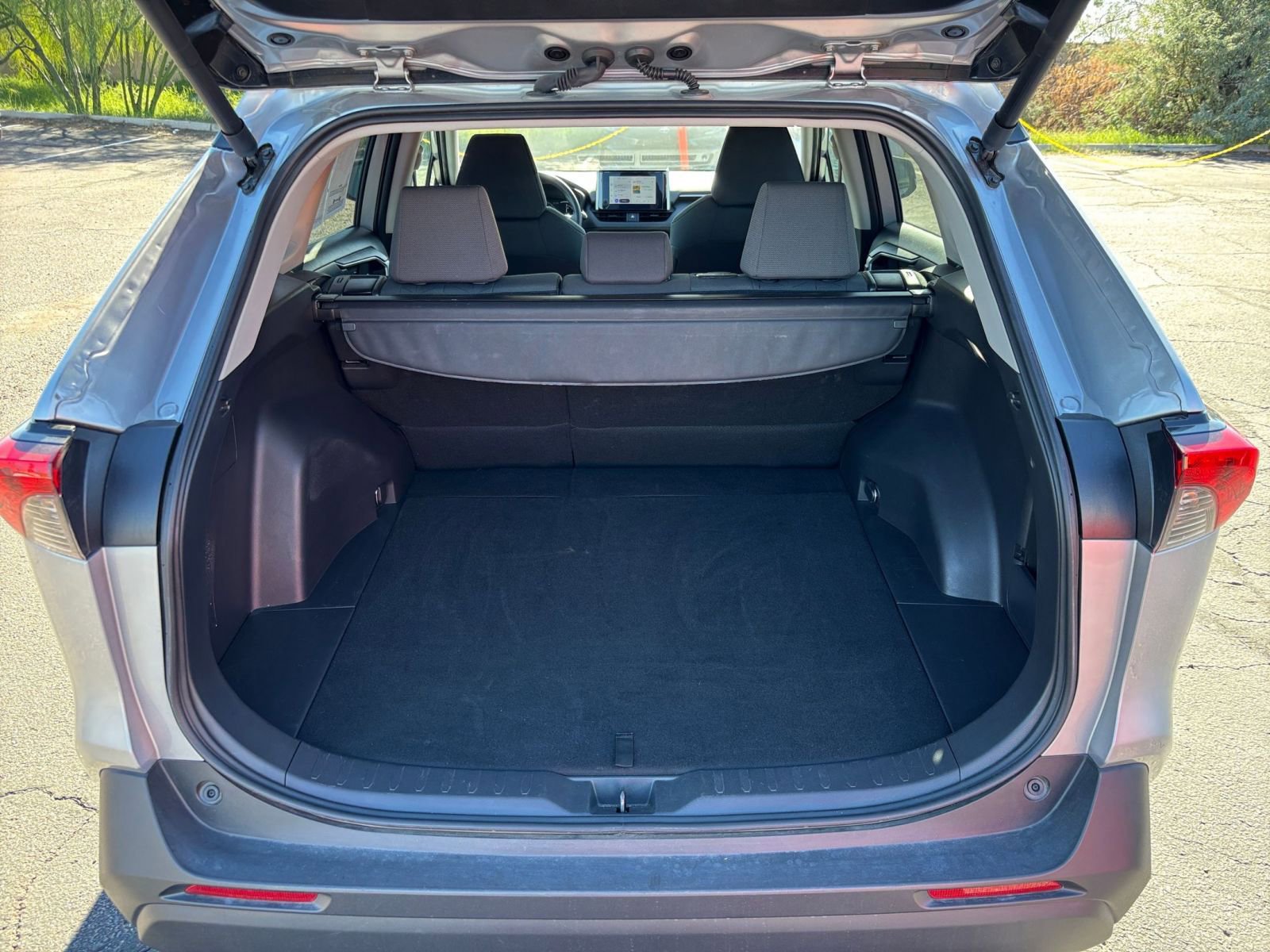 Thumbnail: 2025 Toyota RAV4 - 33