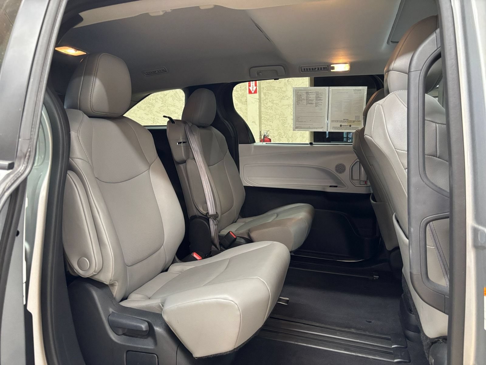 Thumbnail: 2025 Toyota Sienna - 26