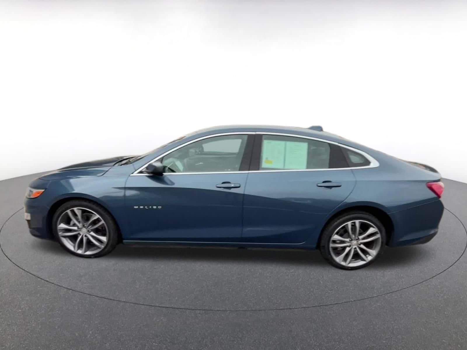 Thumbnail: 2024 Chevrolet Malibu - 9