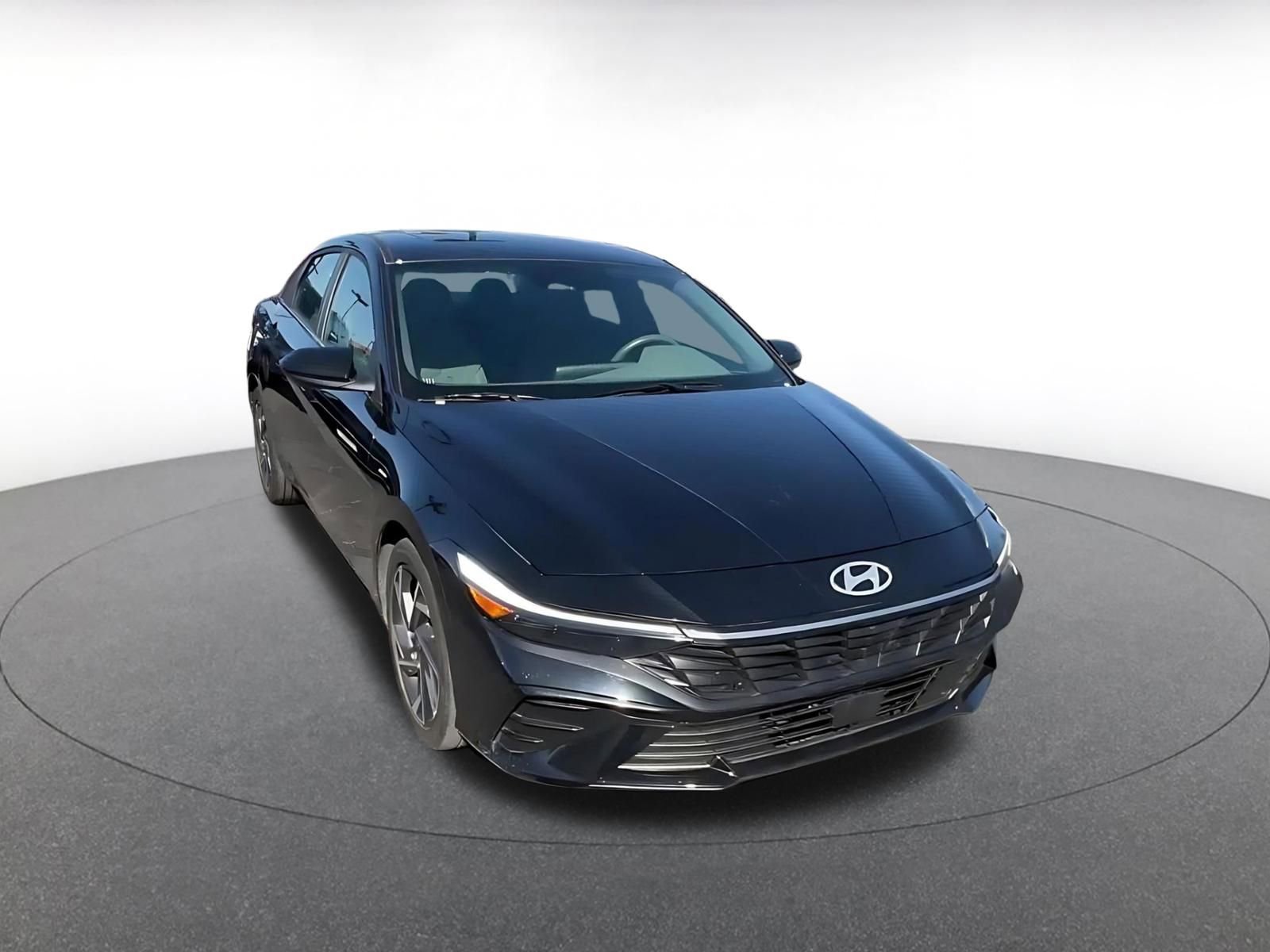Thumbnail: 2025 Hyundai Elantra - 3