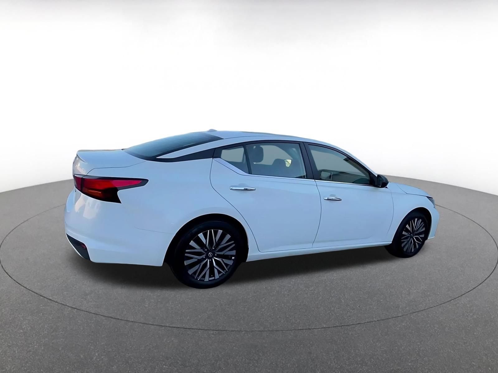 Thumbnail: 2025 Nissan Altima - 15