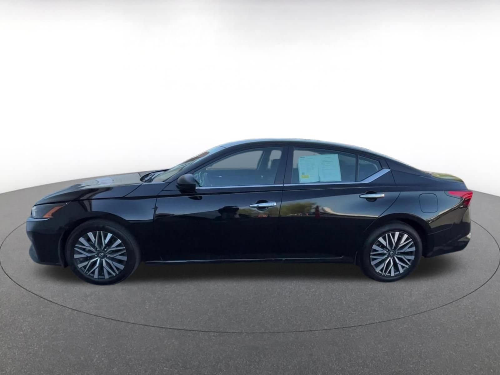 Thumbnail: 2025 Nissan Altima - 8