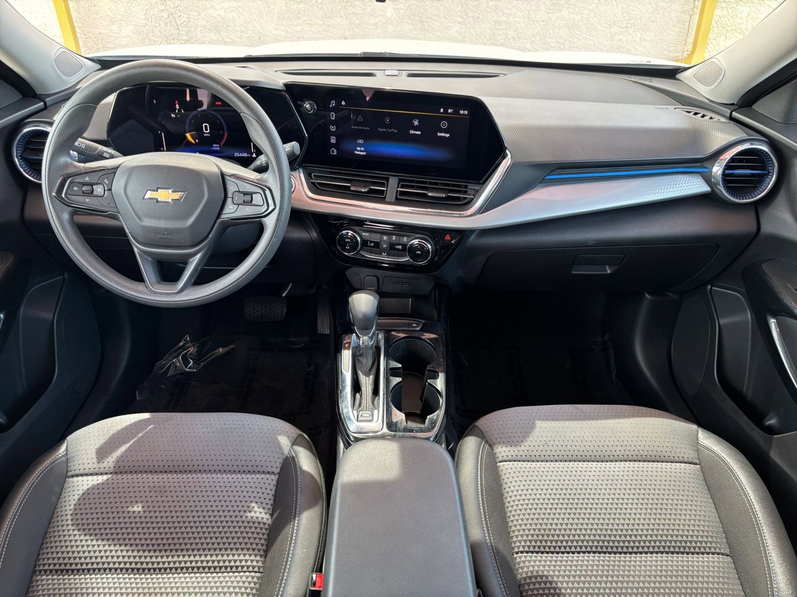Thumbnail: 2025 Chevrolet Trax - 32