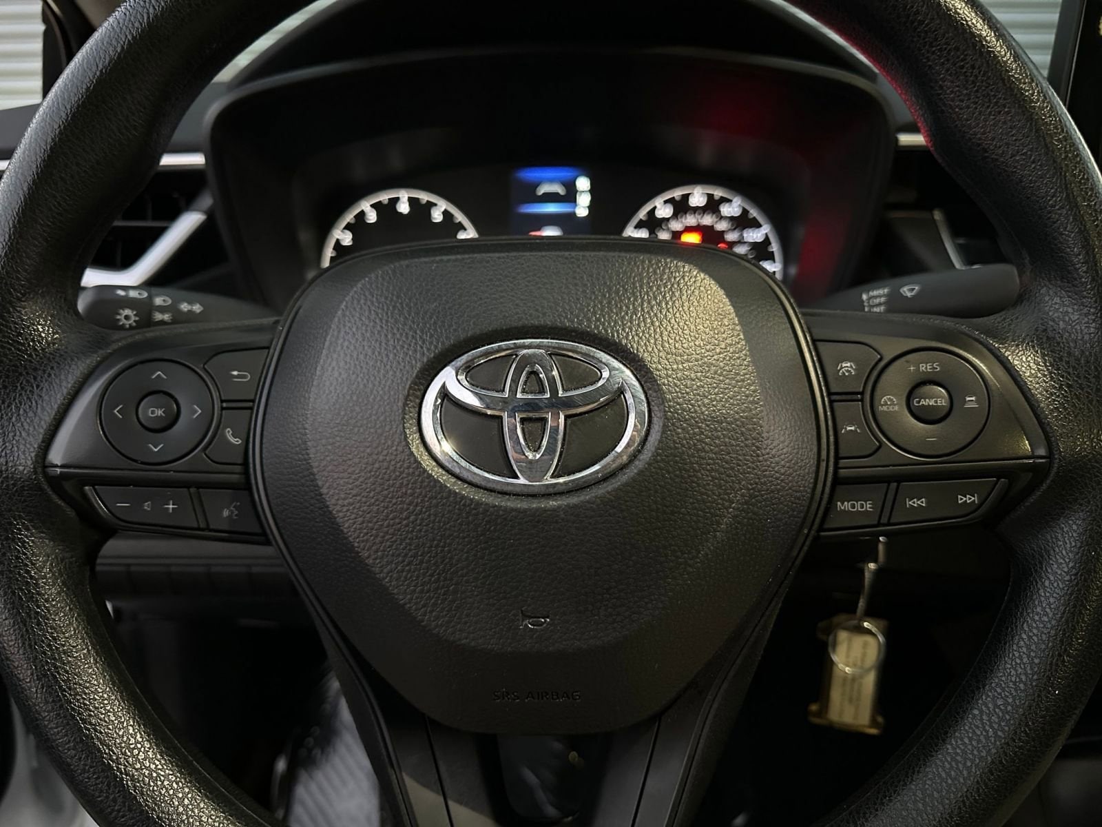 Thumbnail: 2025 Toyota Corolla - 25