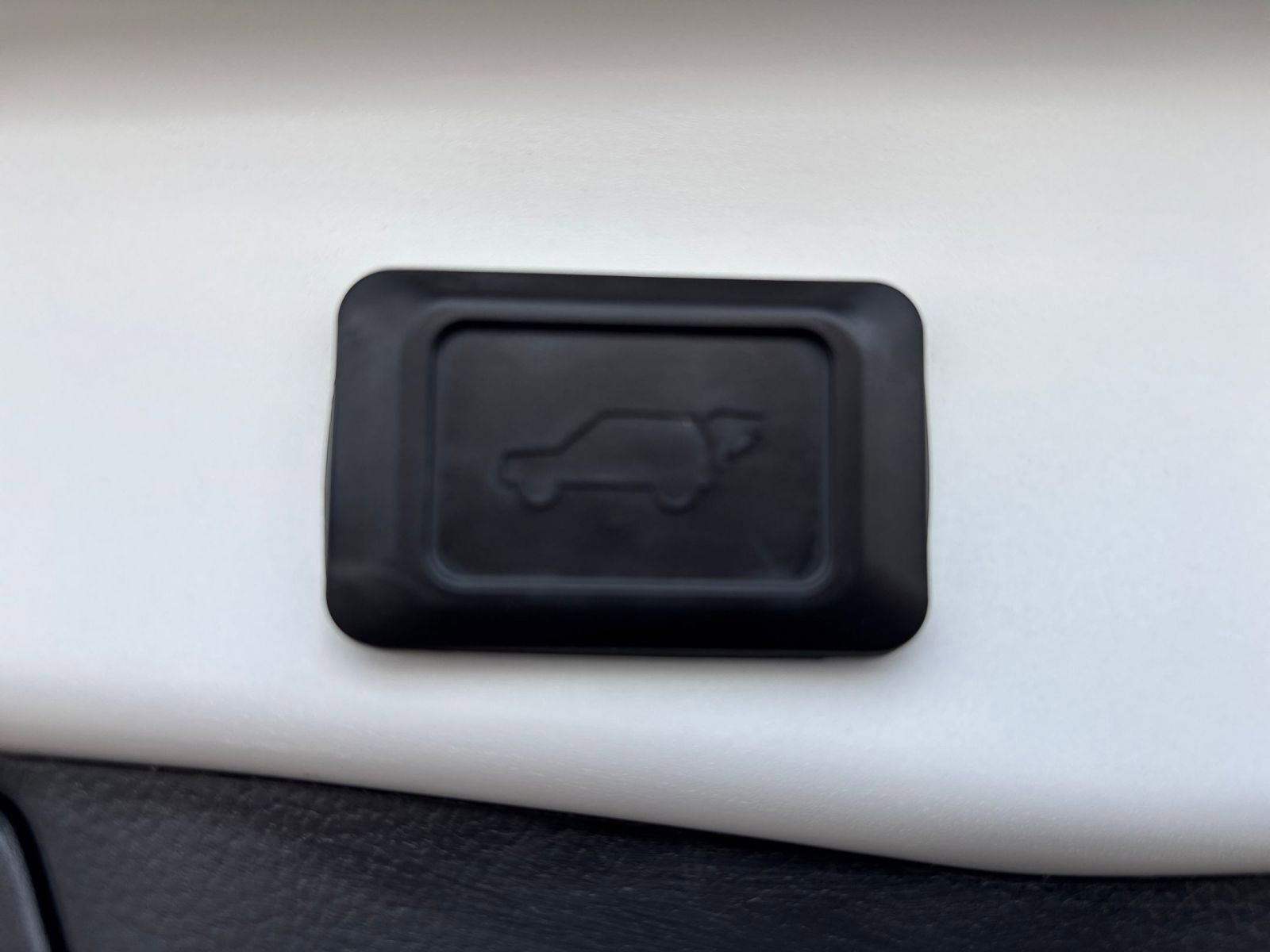 Thumbnail: 2025 Toyota RAV4 - 23