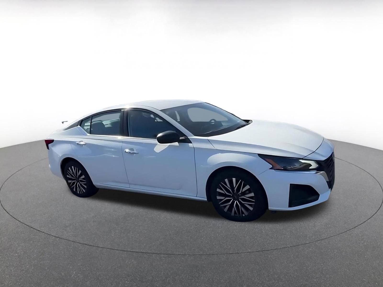 Thumbnail: 2025 Nissan Altima - 2