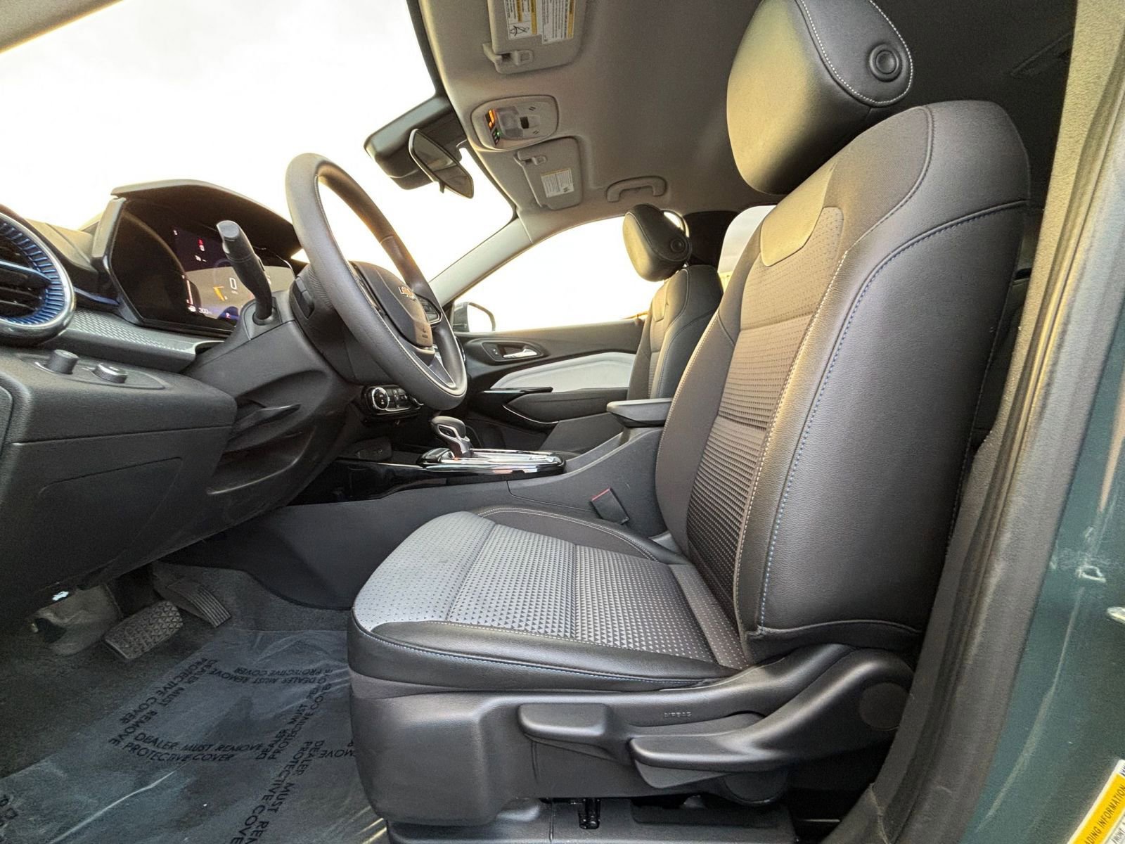 Thumbnail: 2025 Chevrolet Trax - 25