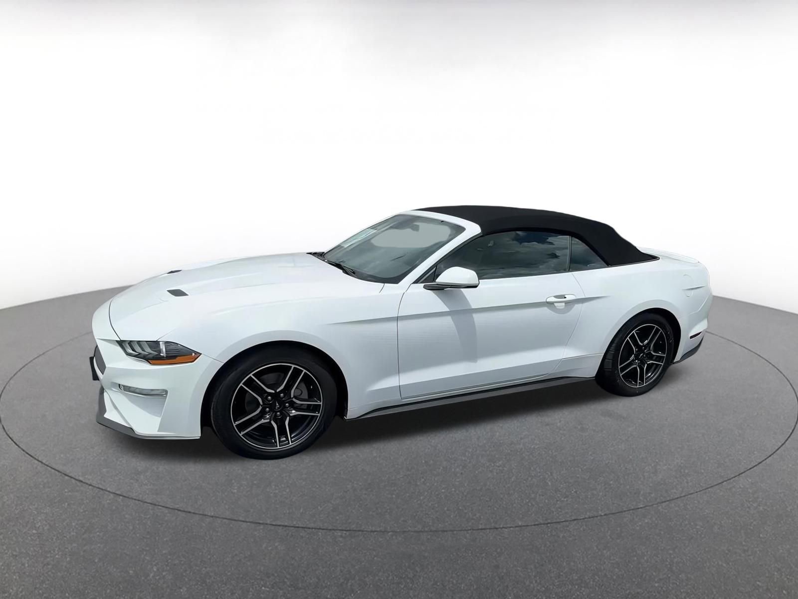 Thumbnail: 2022 Ford Mustang - 7
