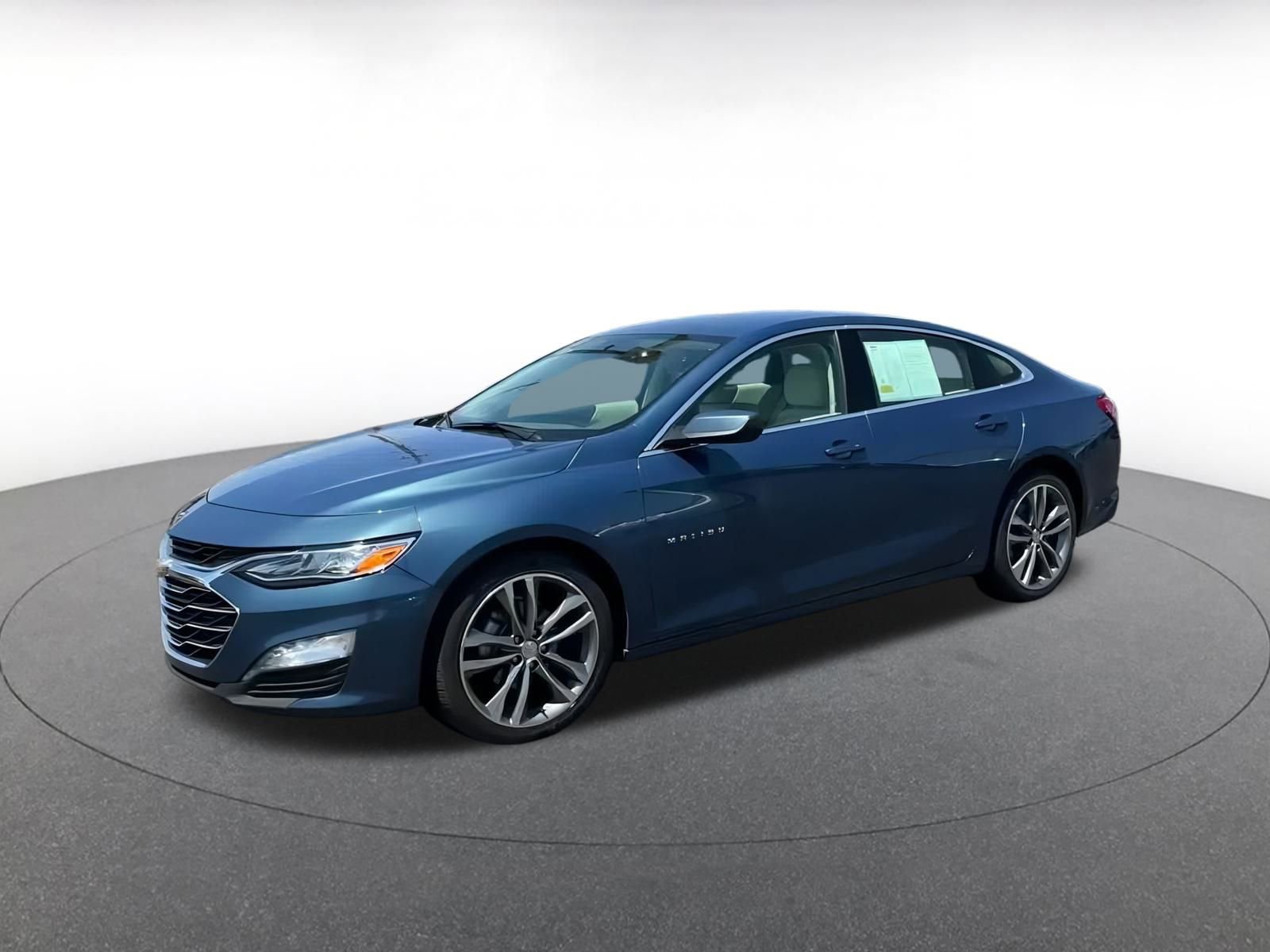 Thumbnail: 2024 Chevrolet Malibu - 8