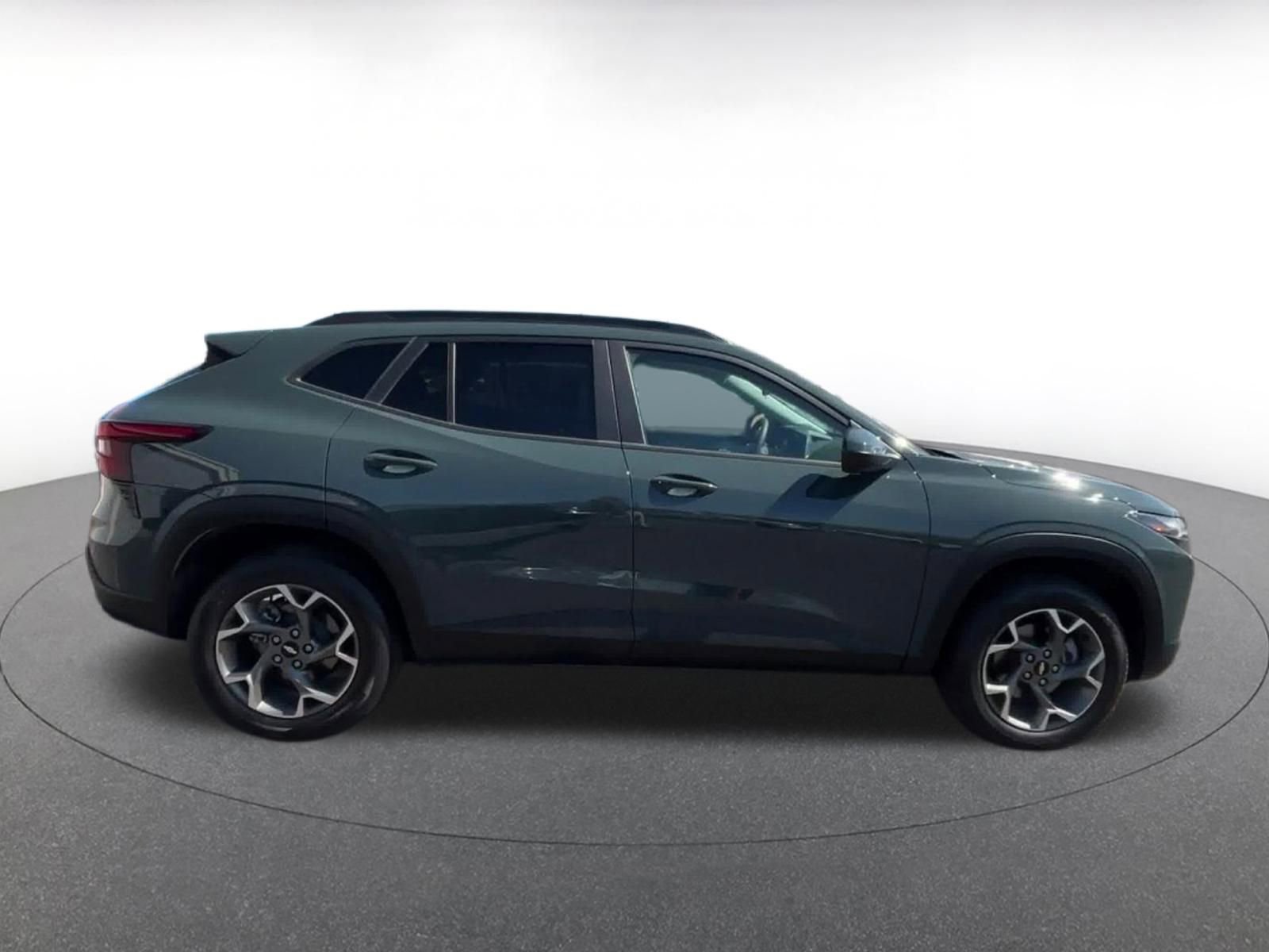 Thumbnail: 2025 Chevrolet Trax - 16