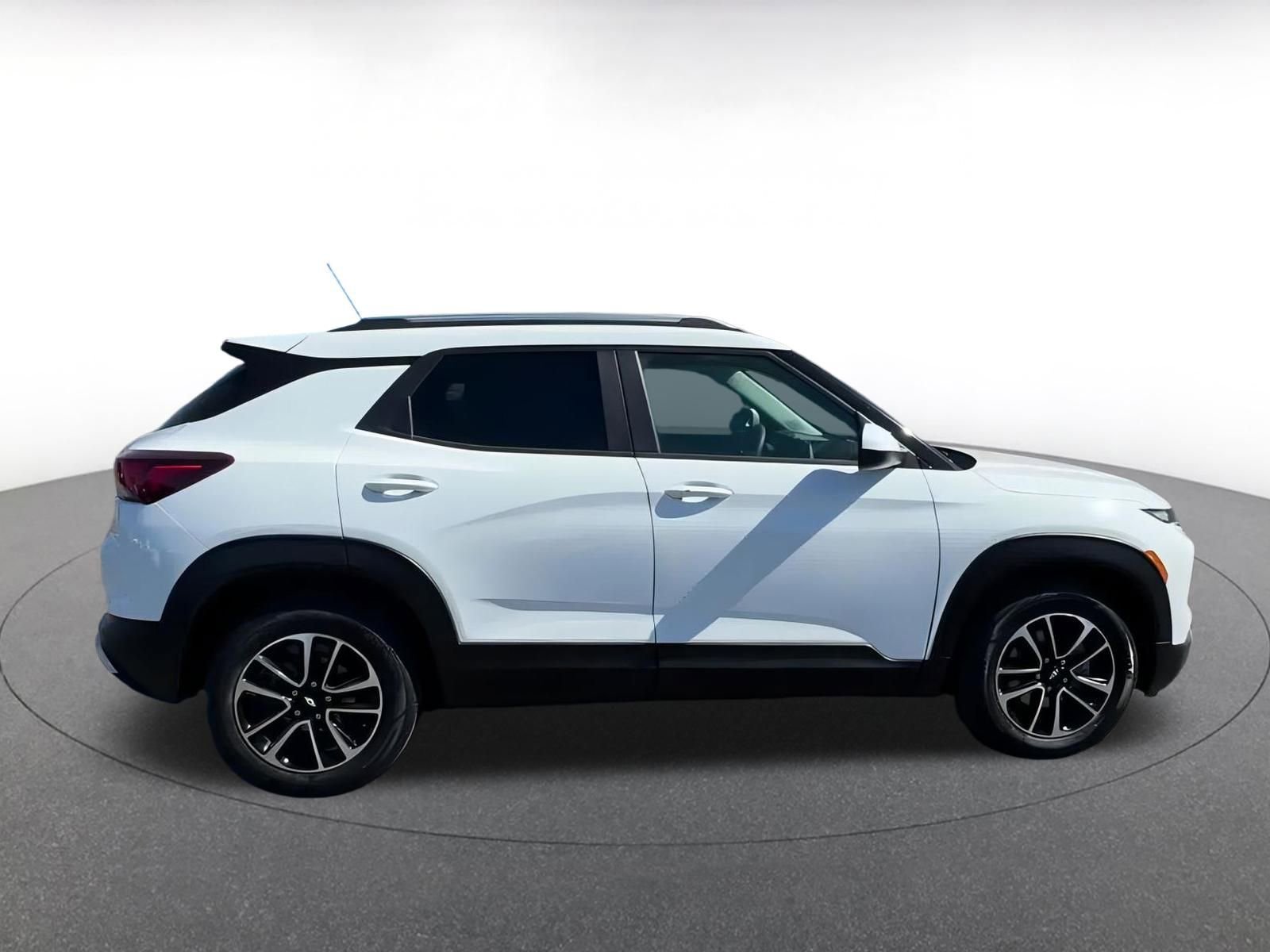 Thumbnail: 2025 Chevrolet TrailBlazer - 16