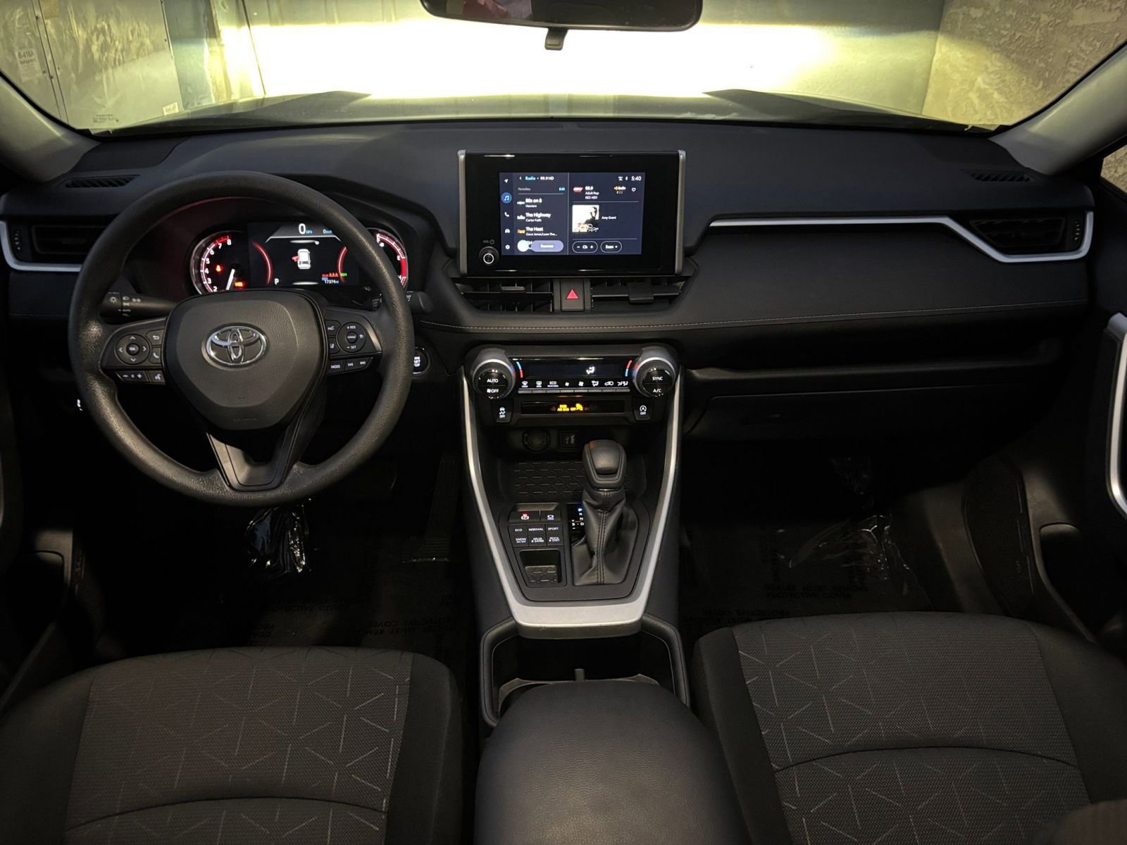 Thumbnail: 2025 Toyota RAV4 - 35