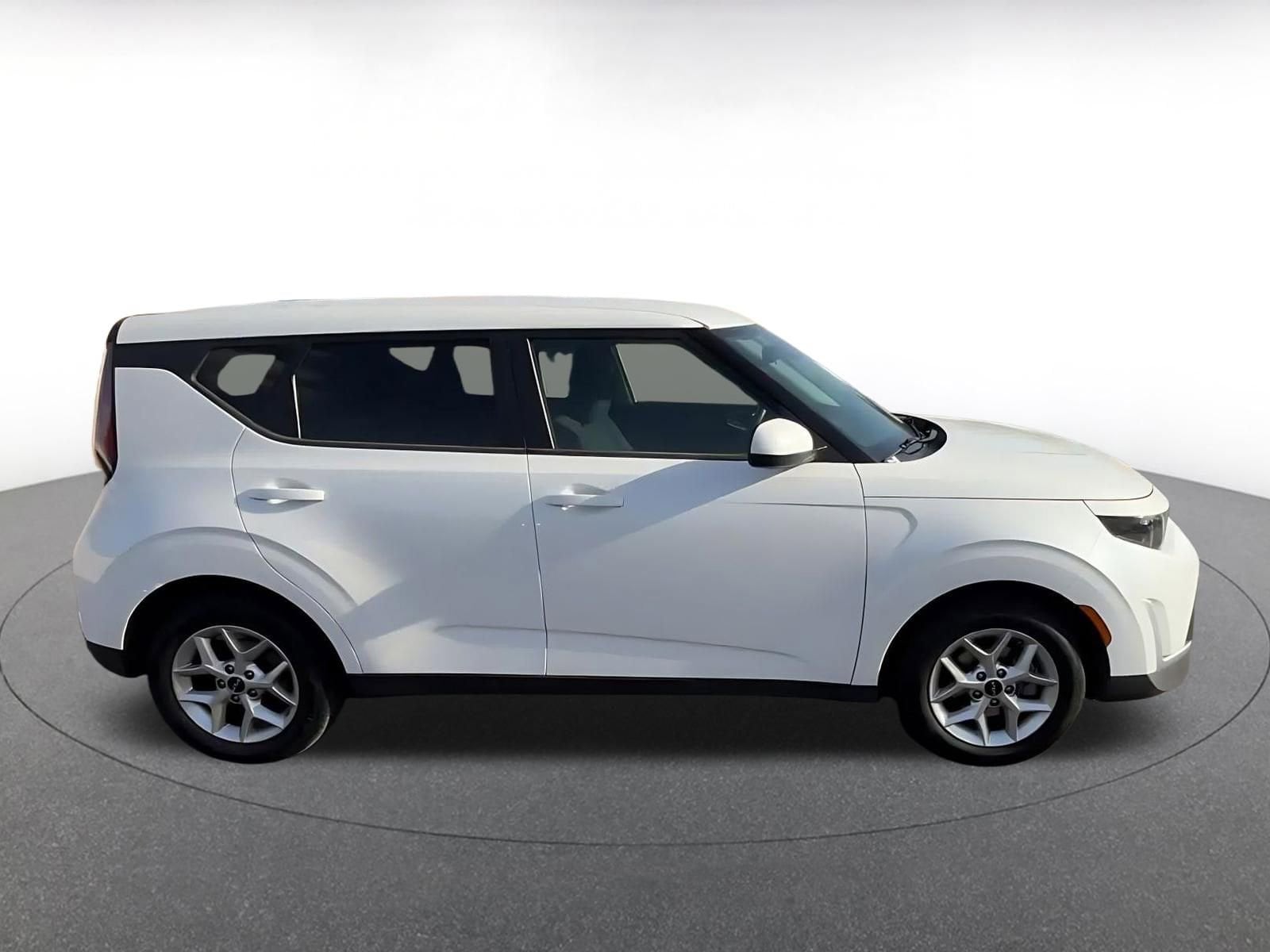 Thumbnail: 2023 Kia Soul - 16