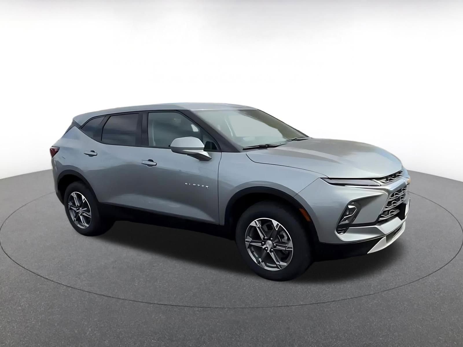 Thumbnail: 2025 Chevrolet Blazer - 2